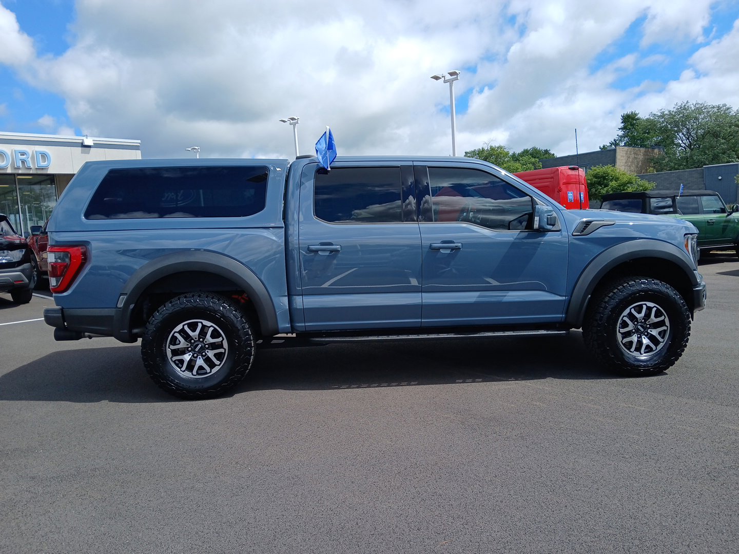 2023 Ford F-150 Raptor photo 3