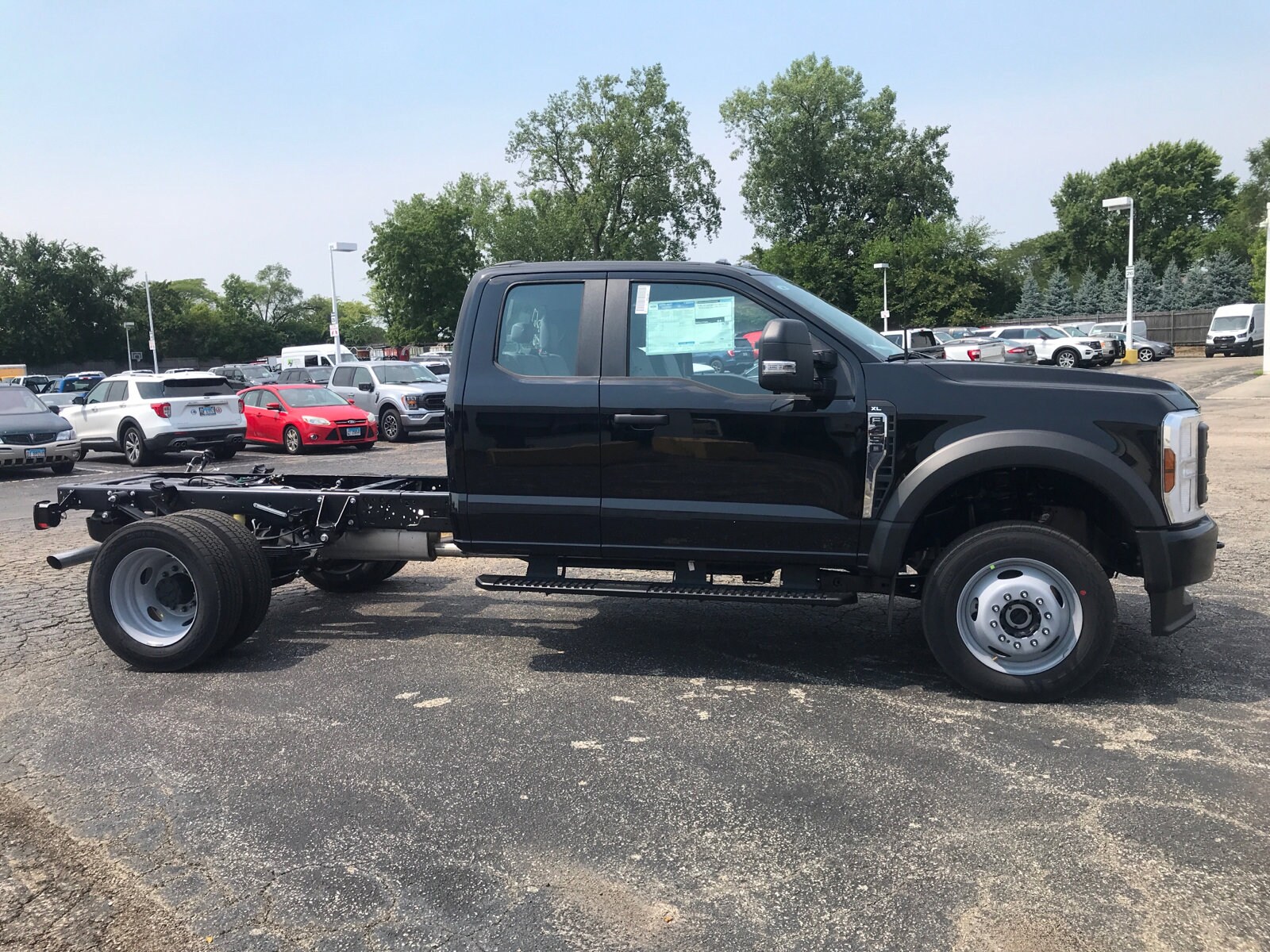 2024 Ford F-450 photo 2