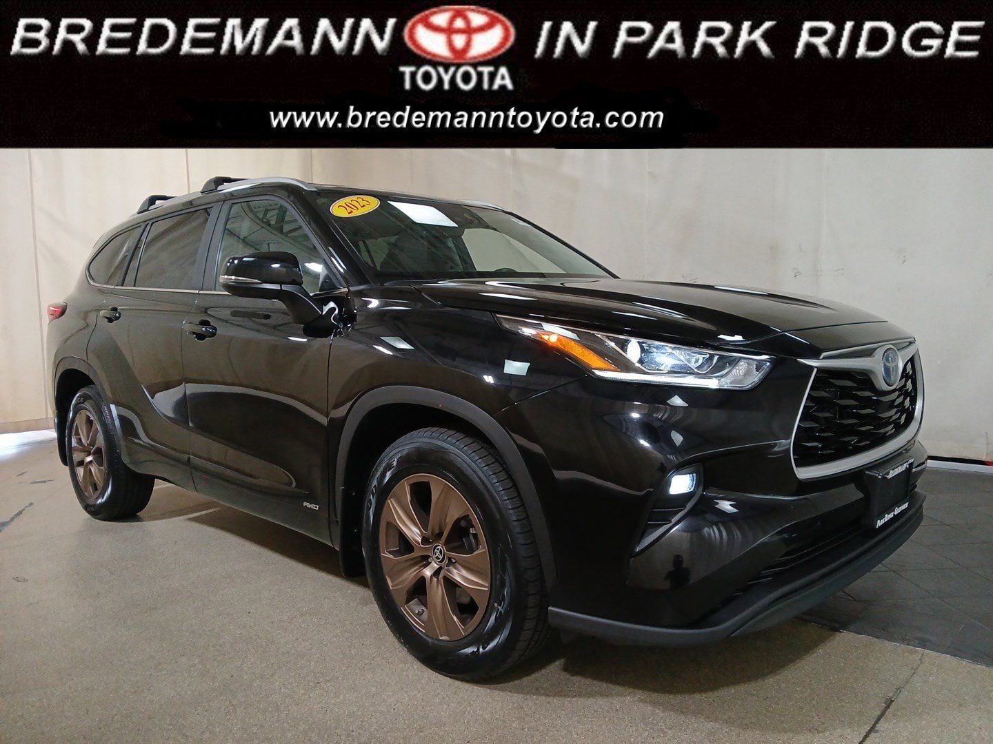 2023 Toyota Highlander Hybrid SUV 