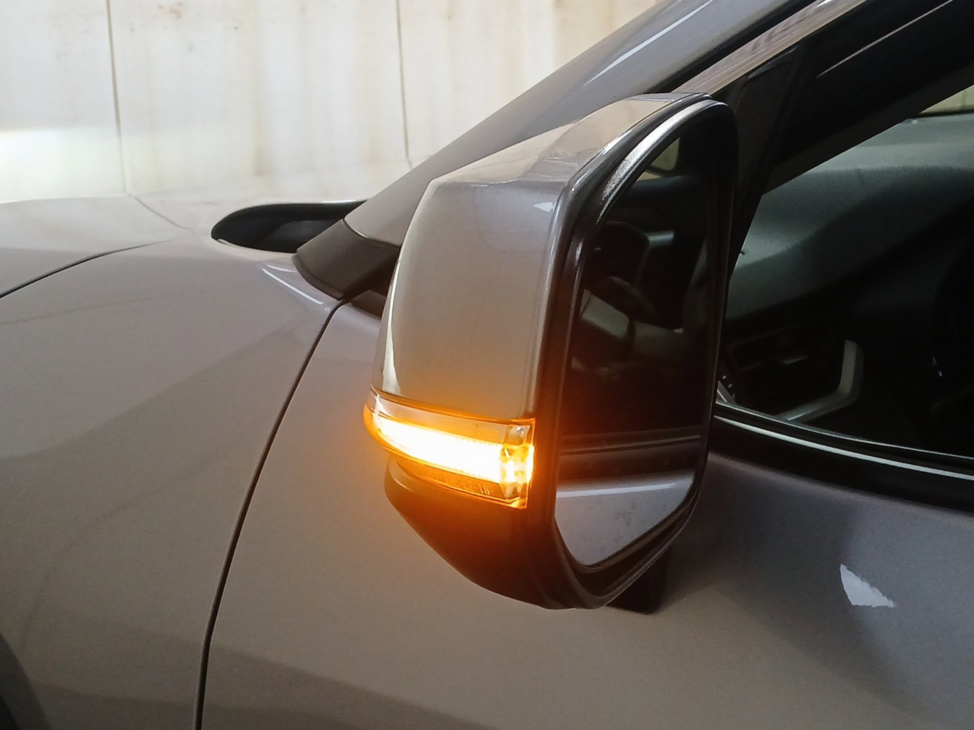 2025 Toyota RAV4 XLE - Photo 26
