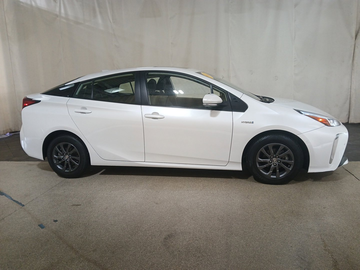 2022 Toyota Prius Limited photo 3