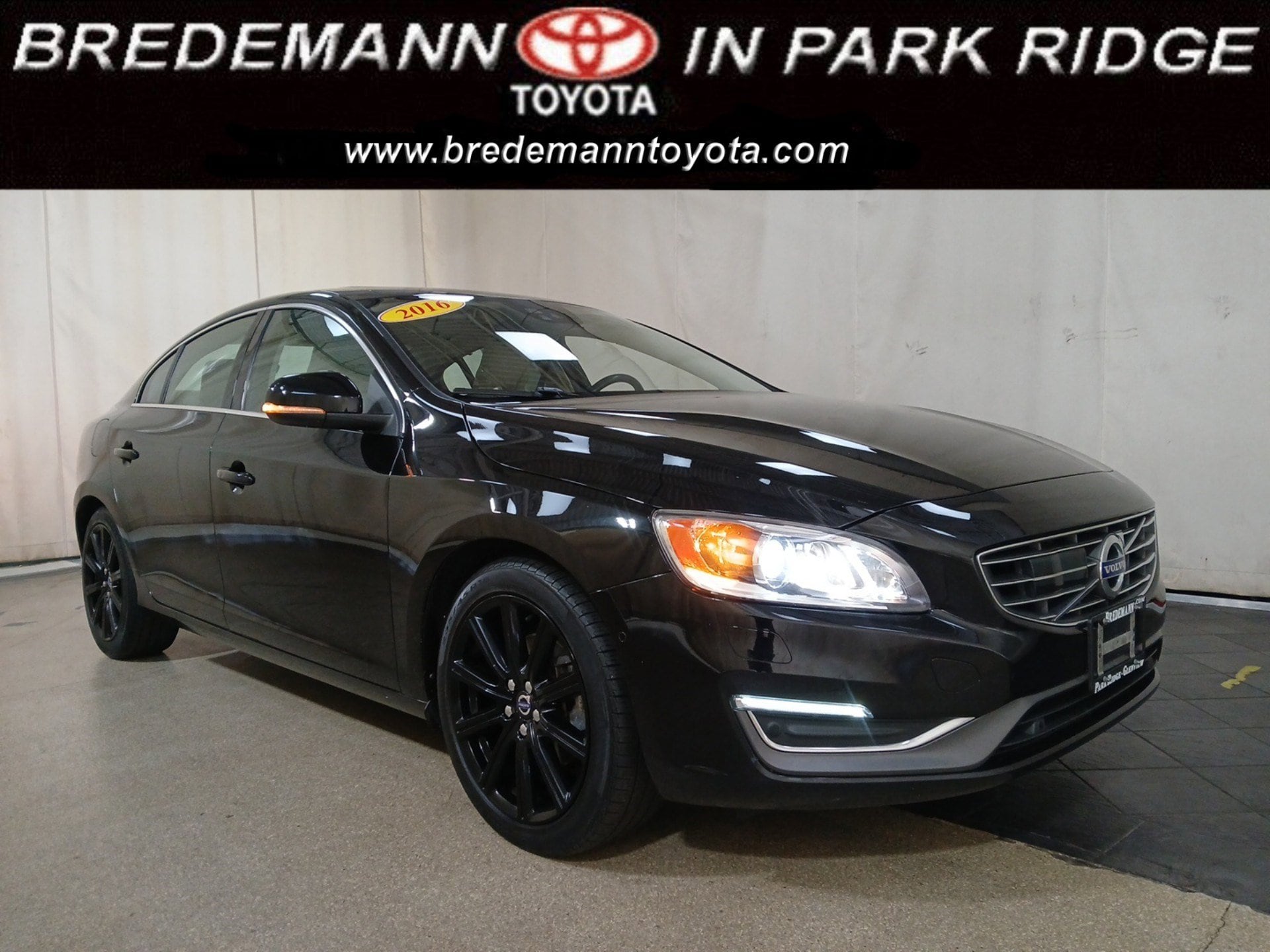2016 Volvo S60 T5 Drive-E FWD Inscription Platinum's photo