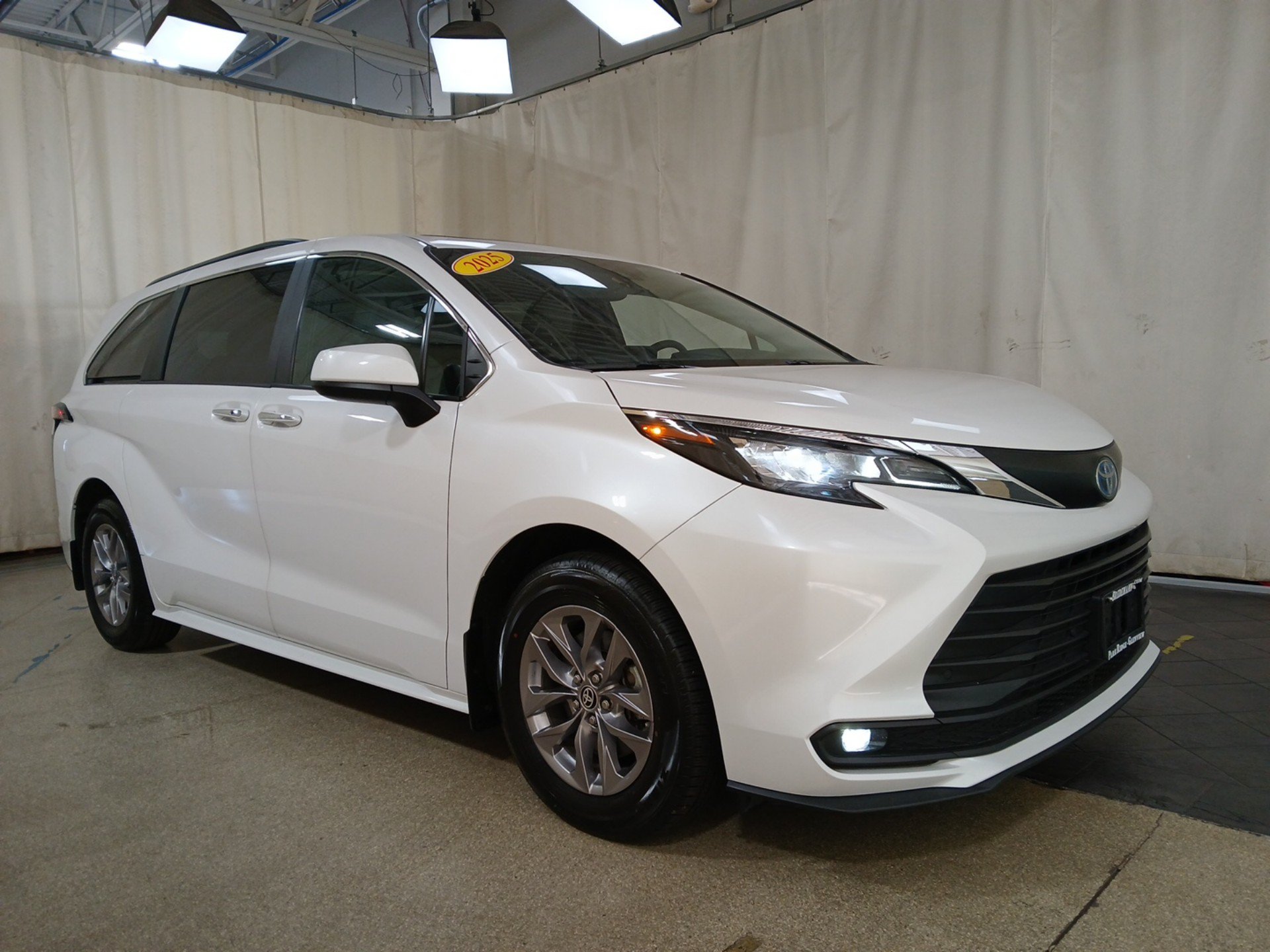 Certified 2025 Toyota Sienna XLE Van Passenger Van