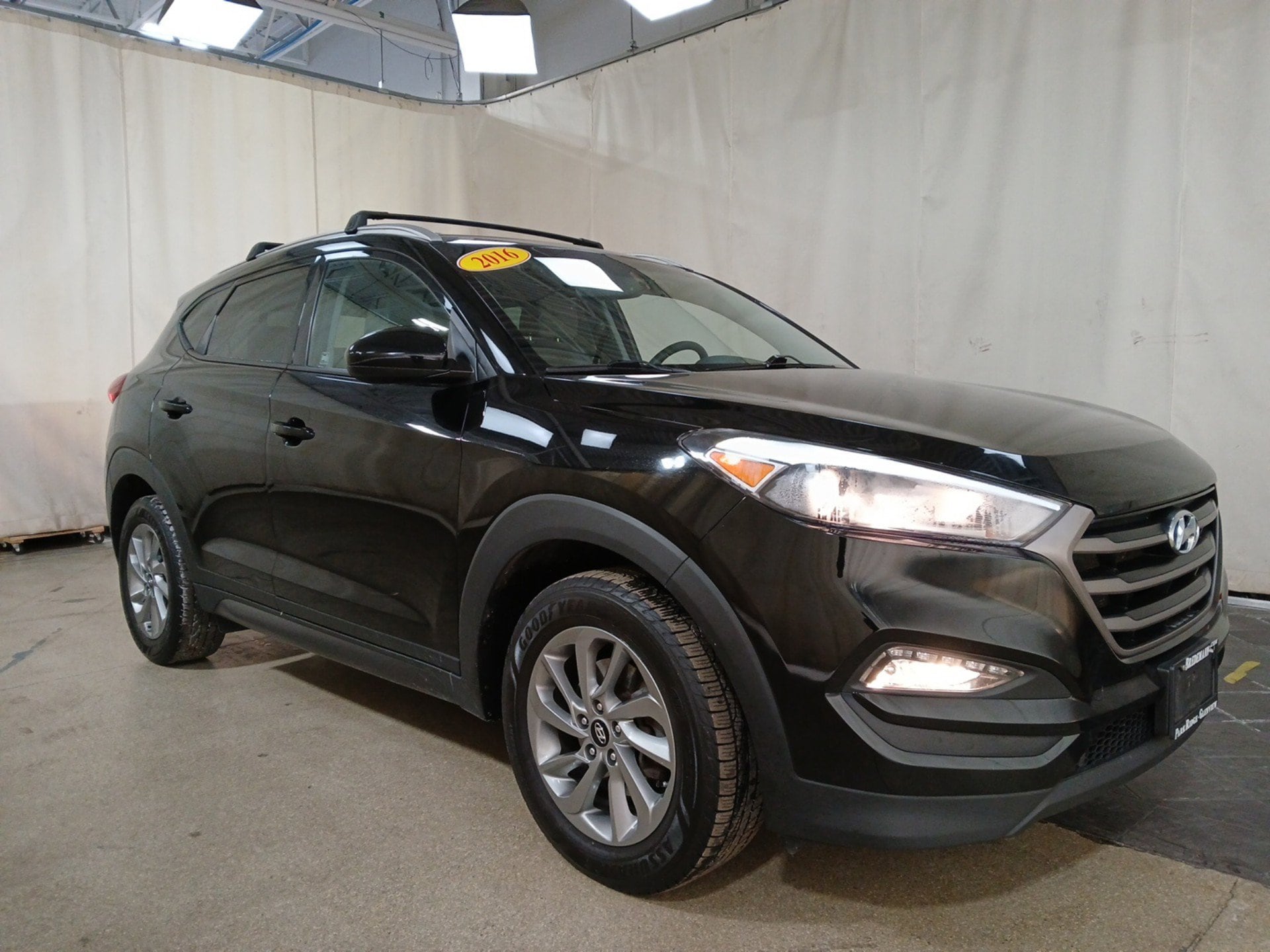 Used 2016 Hyundai Tucson SE with VIN KM8J33A47GU156937 for sale in Park Ridge, IL