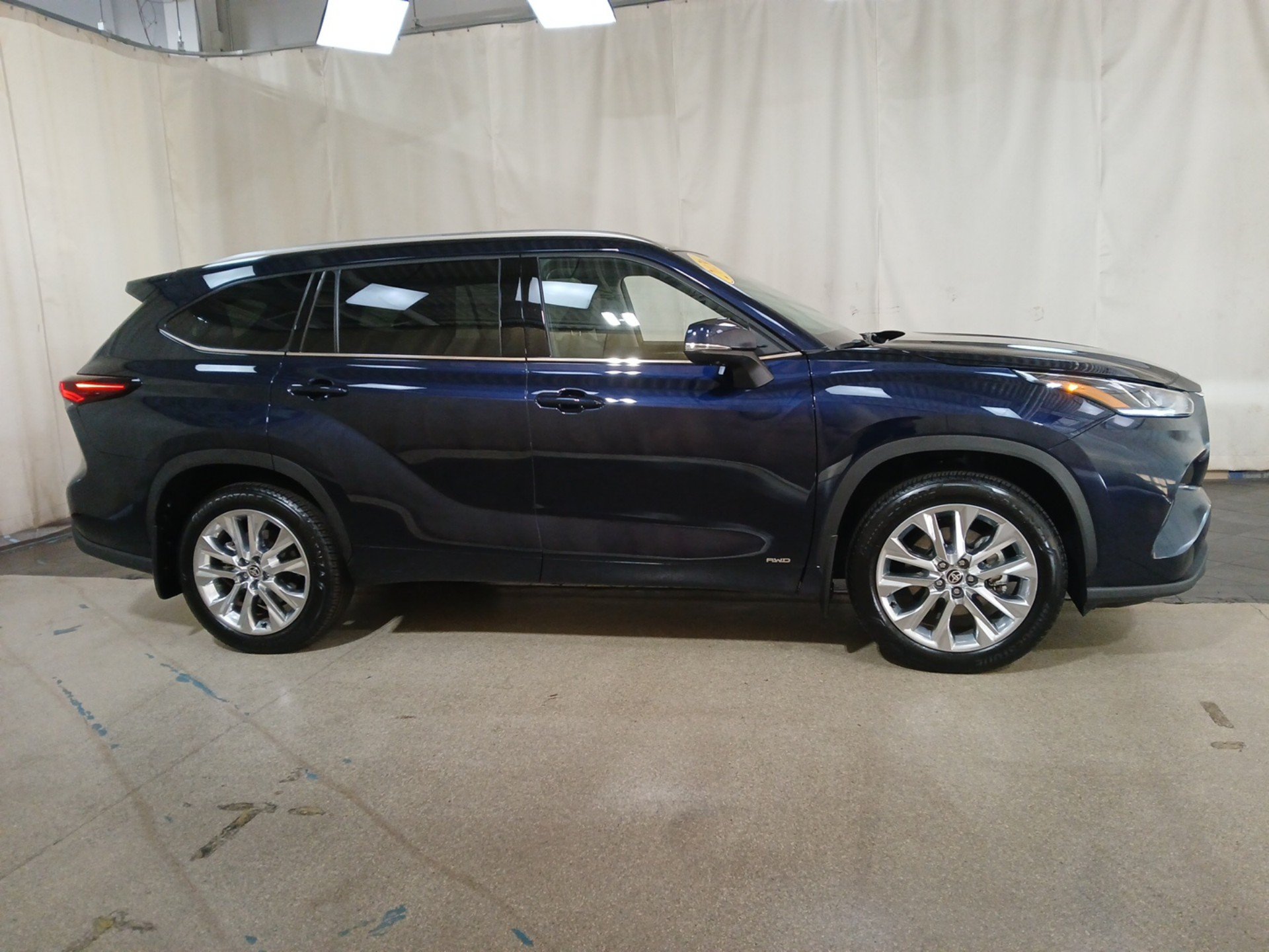 Certified 2026 Toyota Highlander Hybrid Limited SUV
