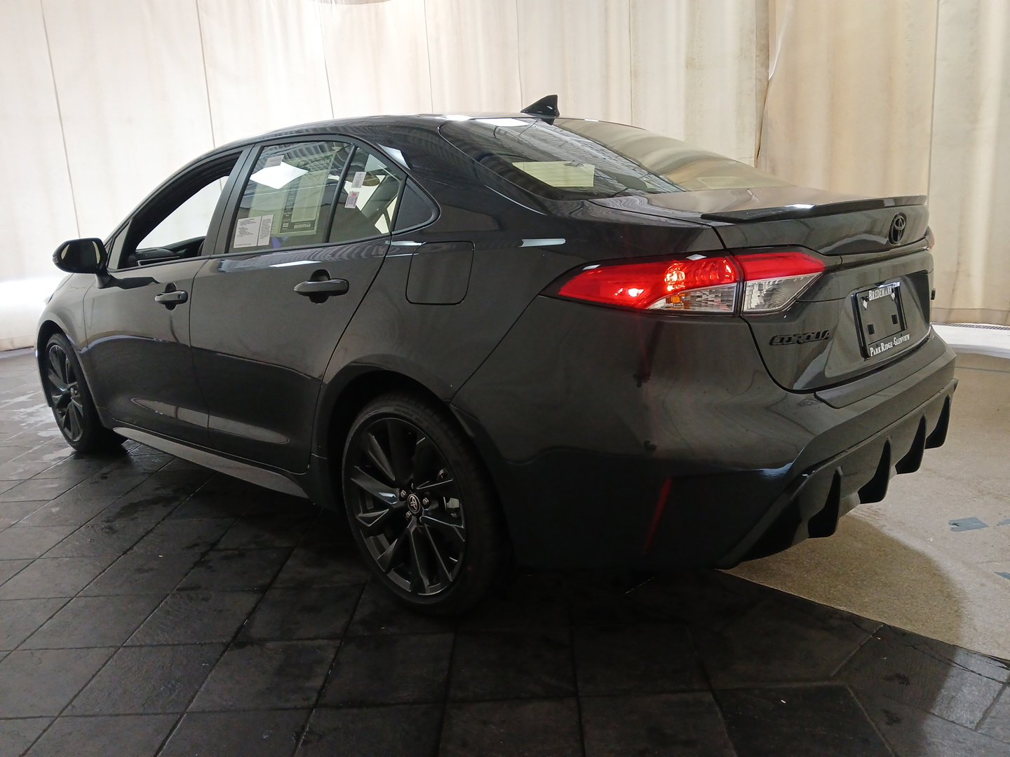 2025 Toyota Corolla SE photo 4