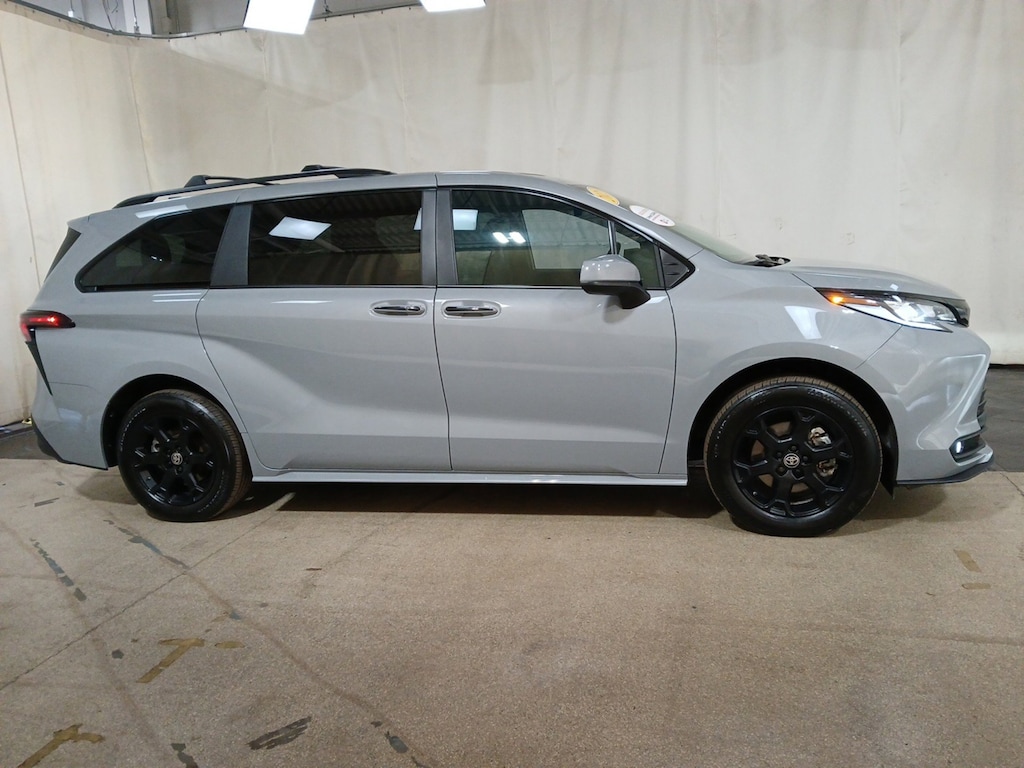 Certified 2025 Toyota Sienna Woodland Edition Van Passenger Van