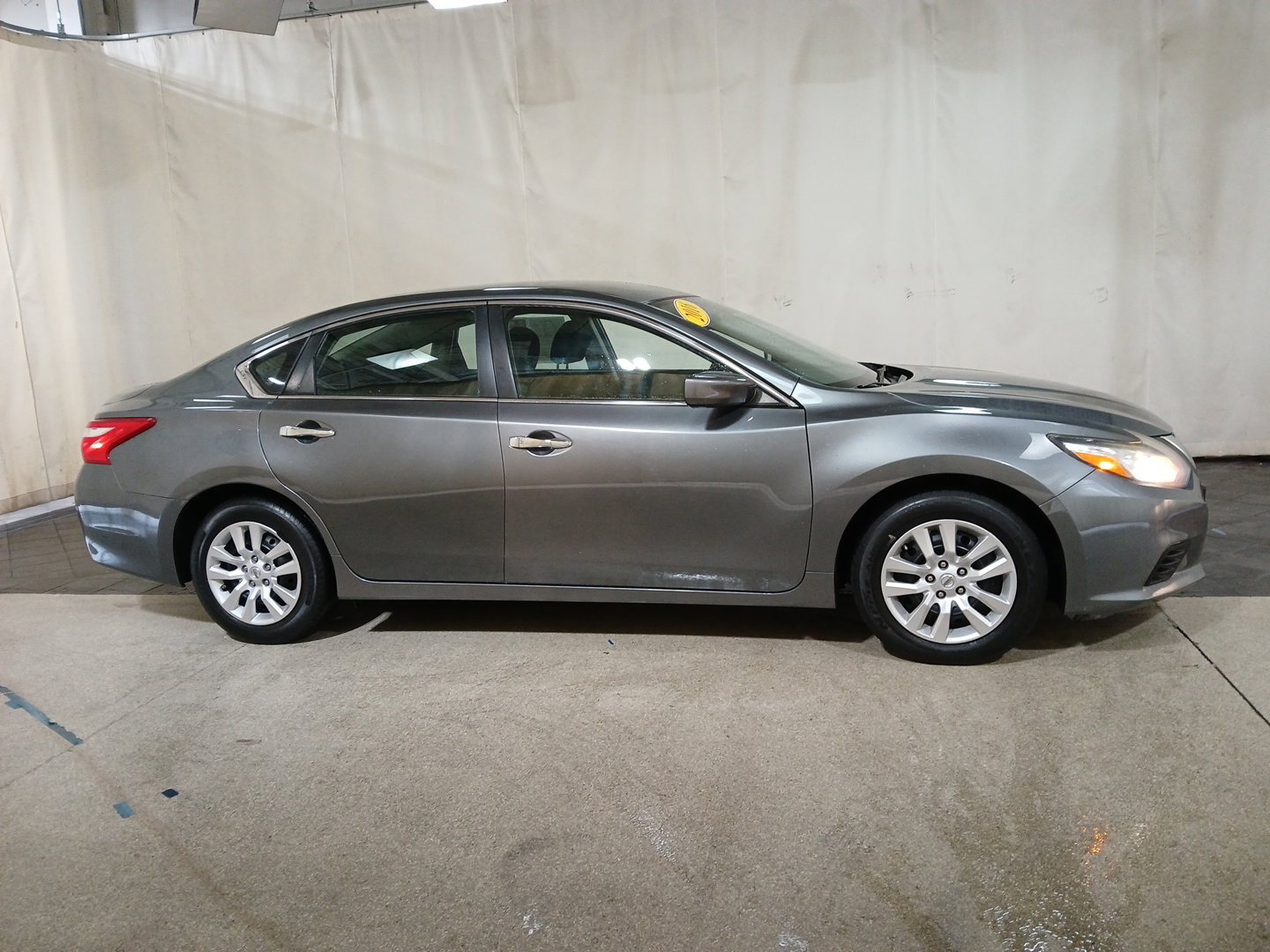 Used 2016 Nissan Altima S with VIN 1N4AL3AP3GC164012 for sale in Park Ridge, IL
