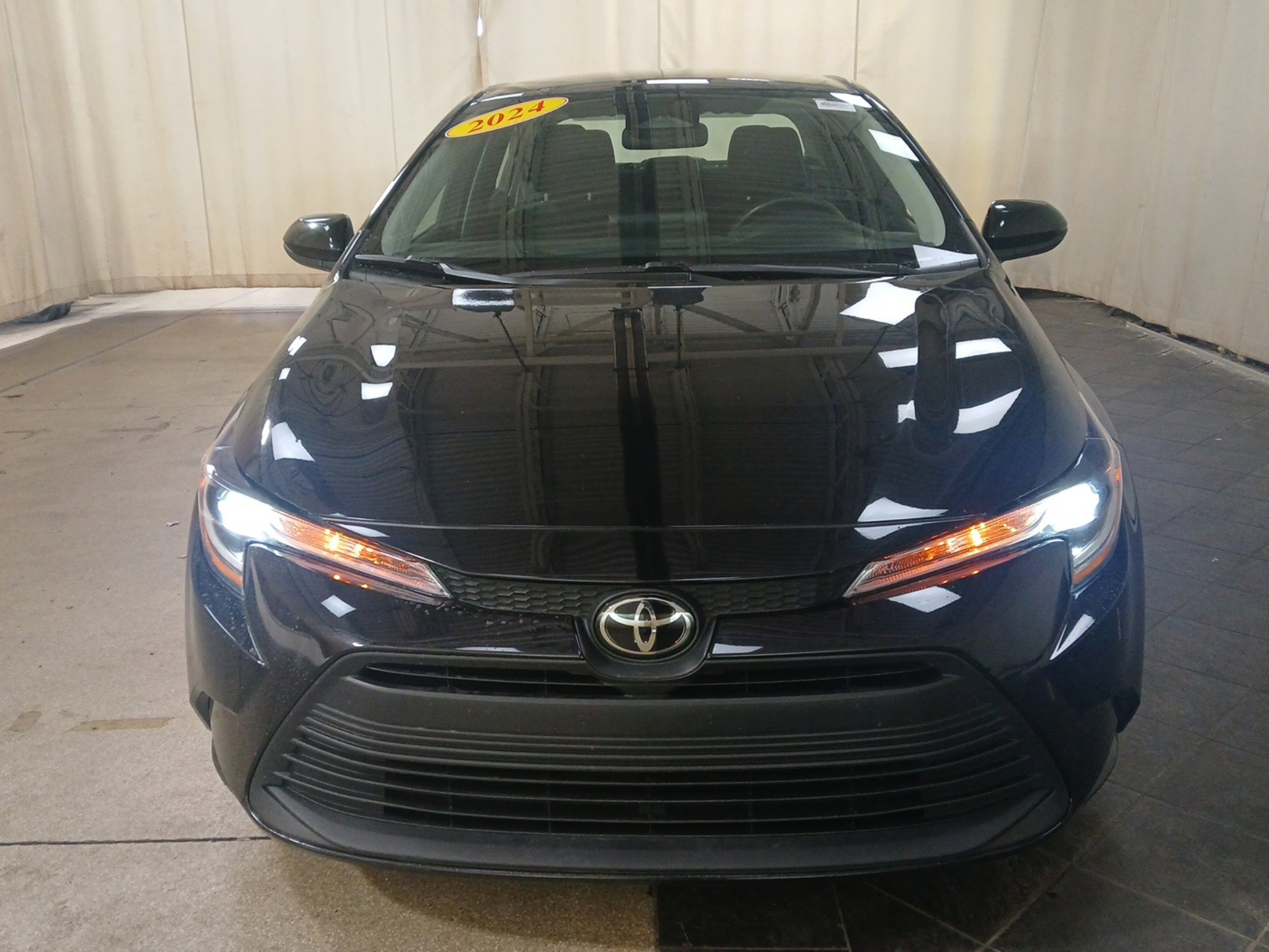 2024 Toyota Corolla LE - Photo 27