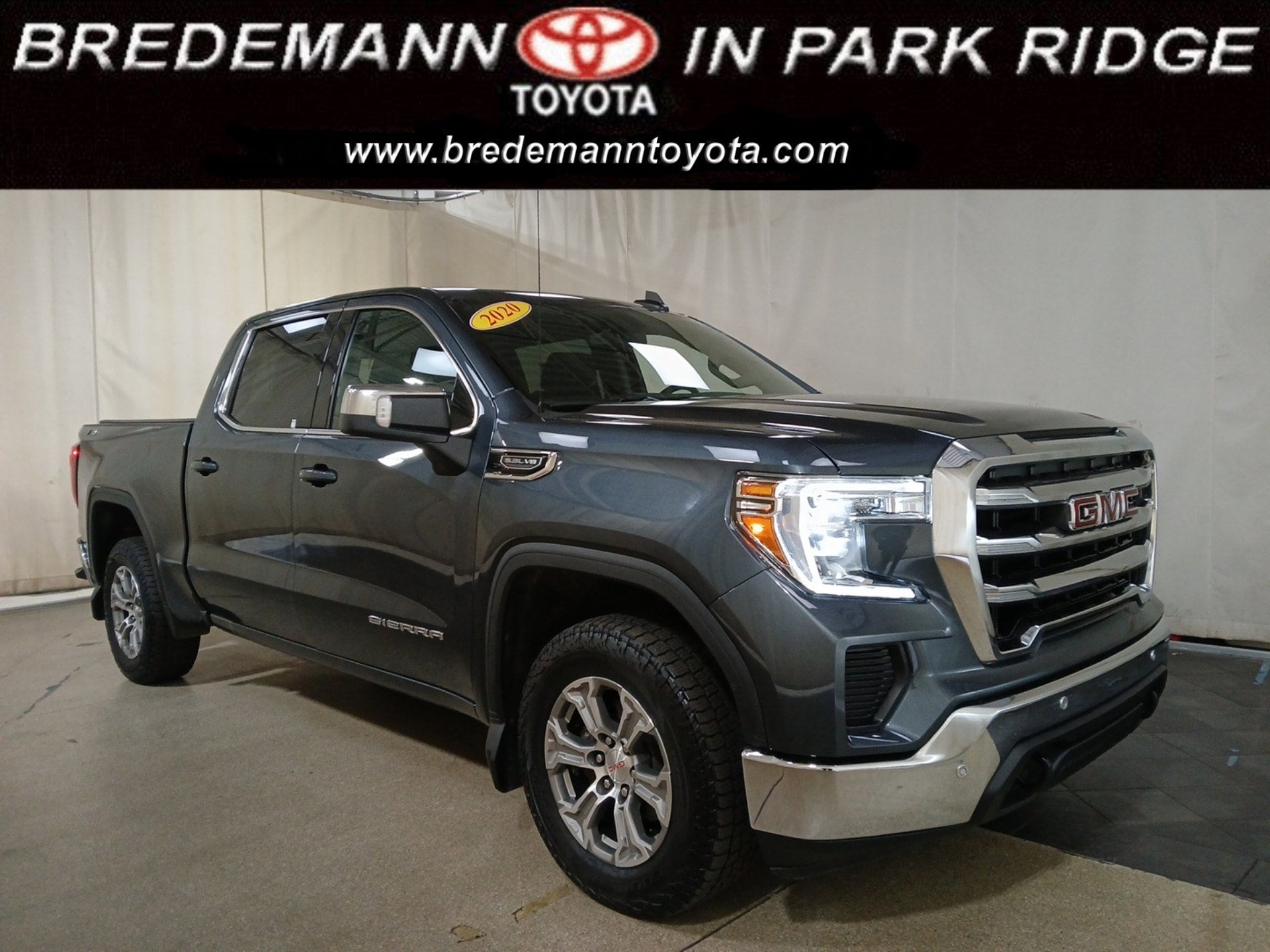 2020 GMC Sierra 4WD Crew Cab Short Box SLE's photo