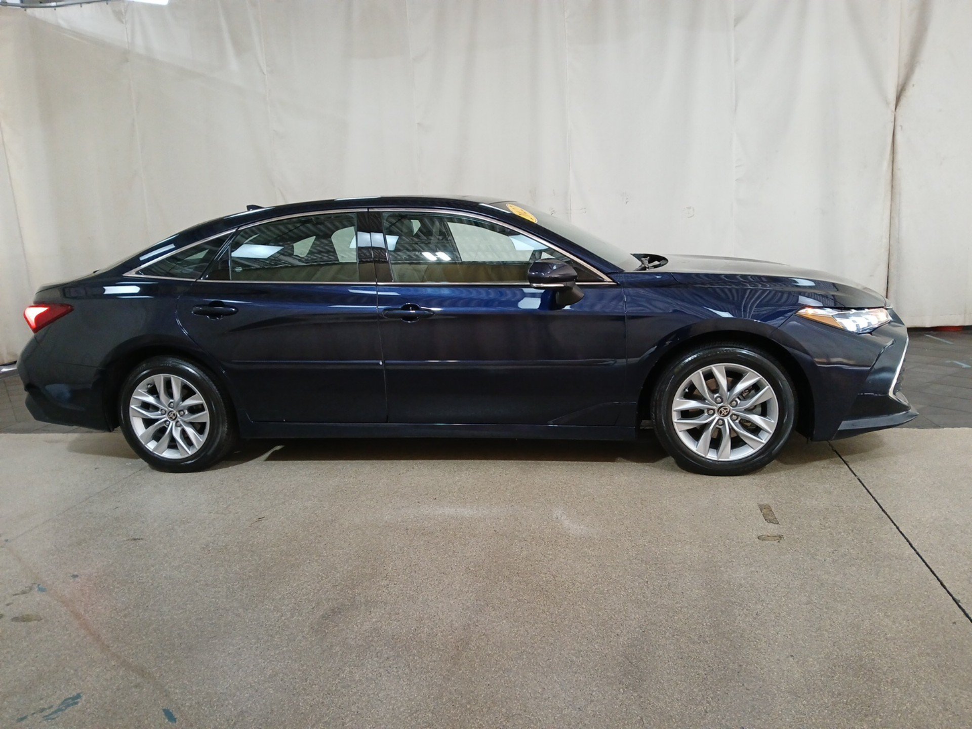 Certified 2022 Toyota Avalon Hybrid Hybrid XLE Sedan