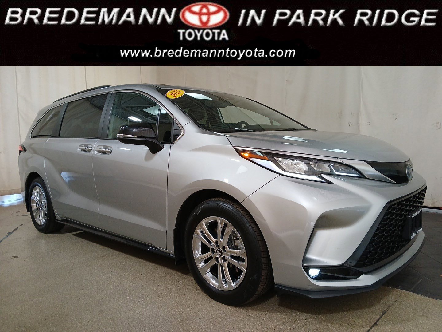 2023 Toyota Sienna Van Passenger Van 