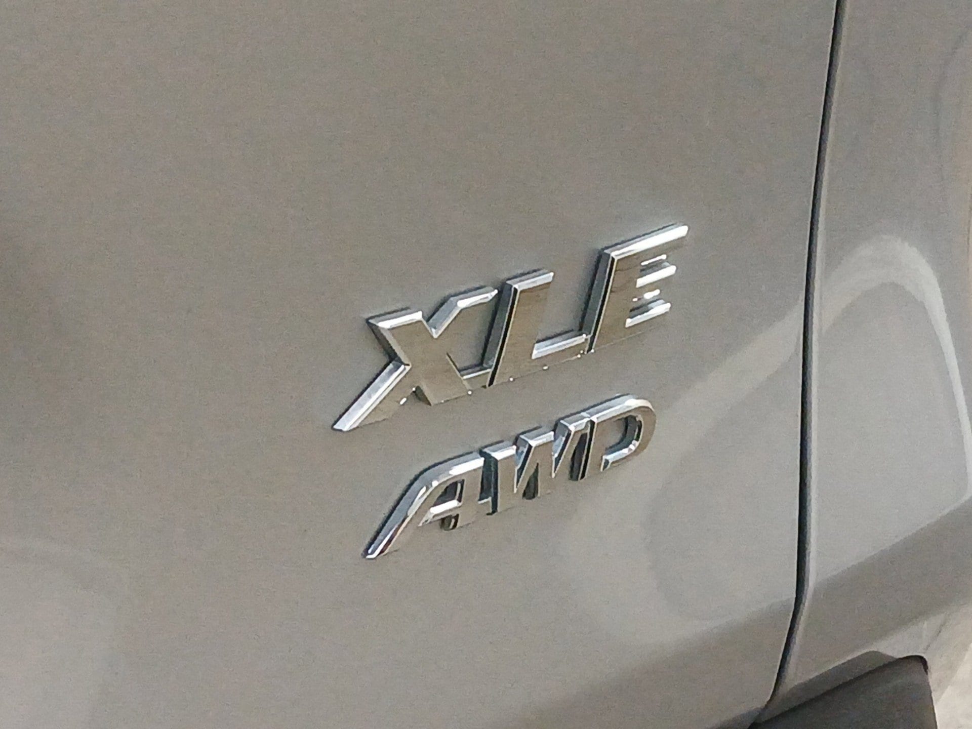 2025 Toyota RAV4 XLE - Photo 24