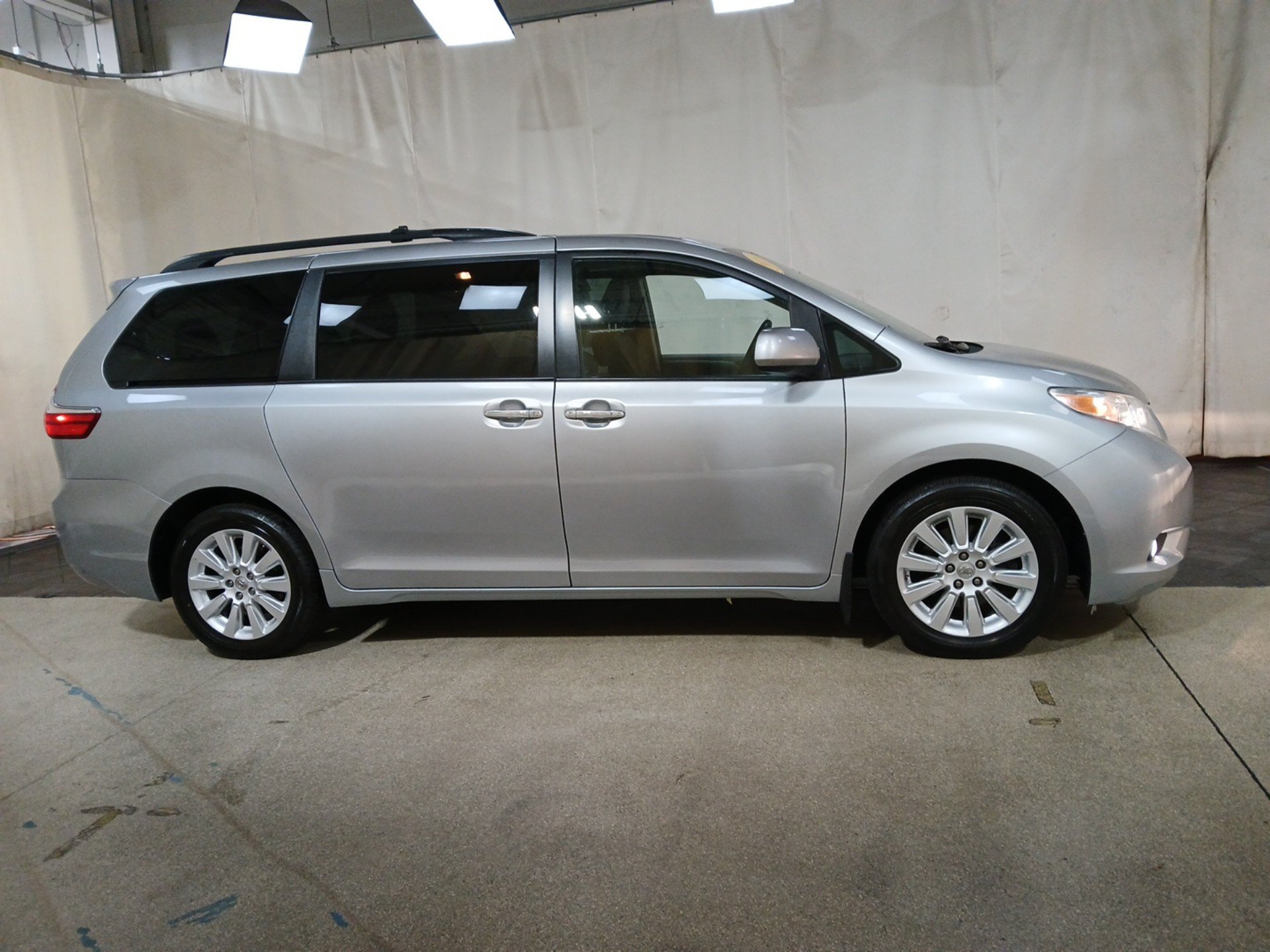 Used 2015 Toyota Sienna XLE Premium Van