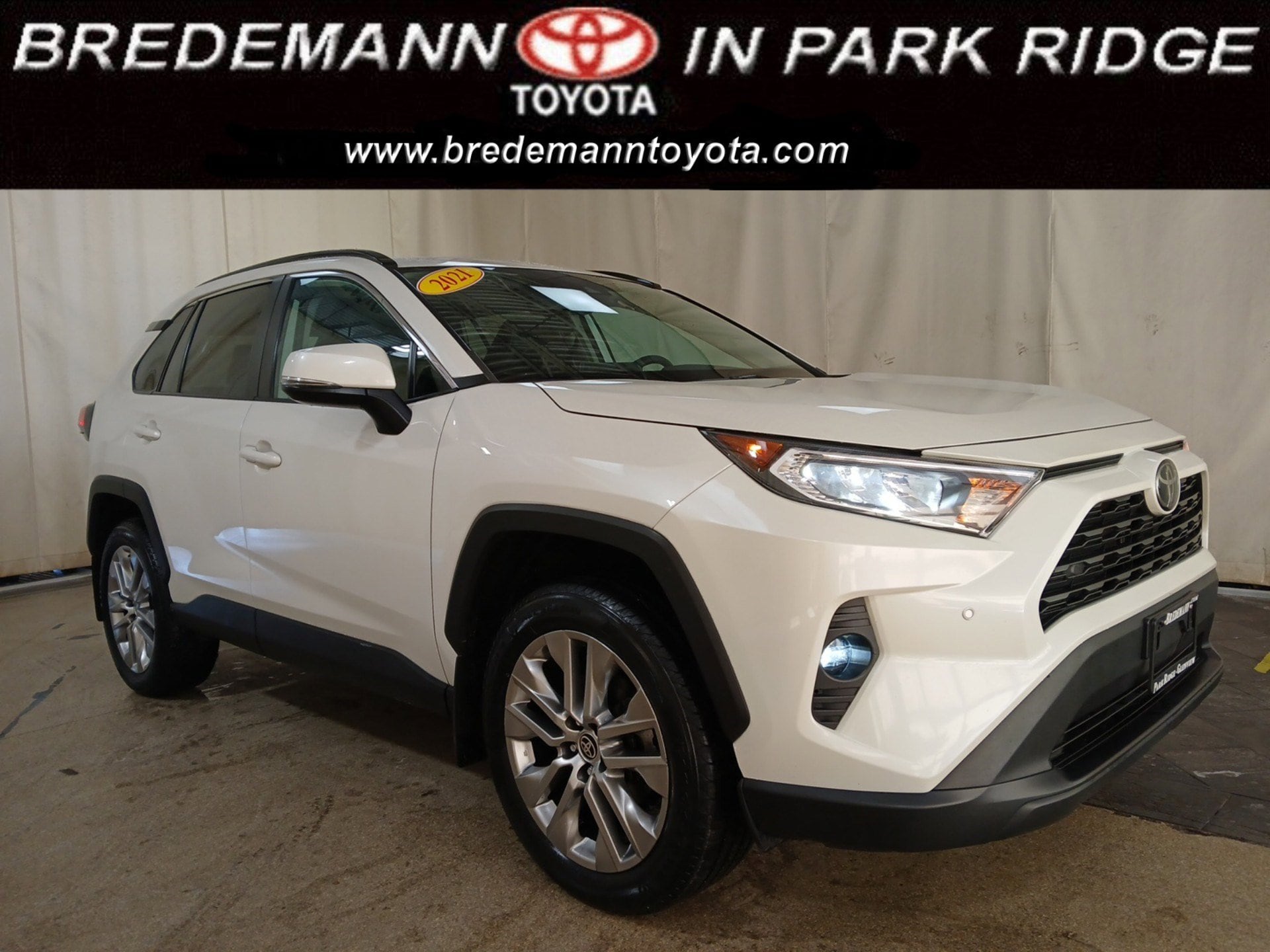 2021 Toyota RAV4 XLE Premium's photo
