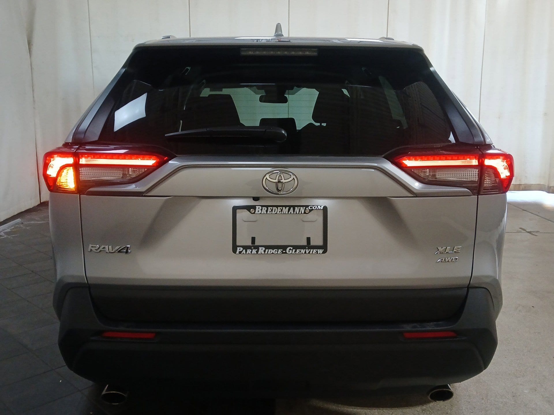 2025 Toyota RAV4 XLE - Photo 25