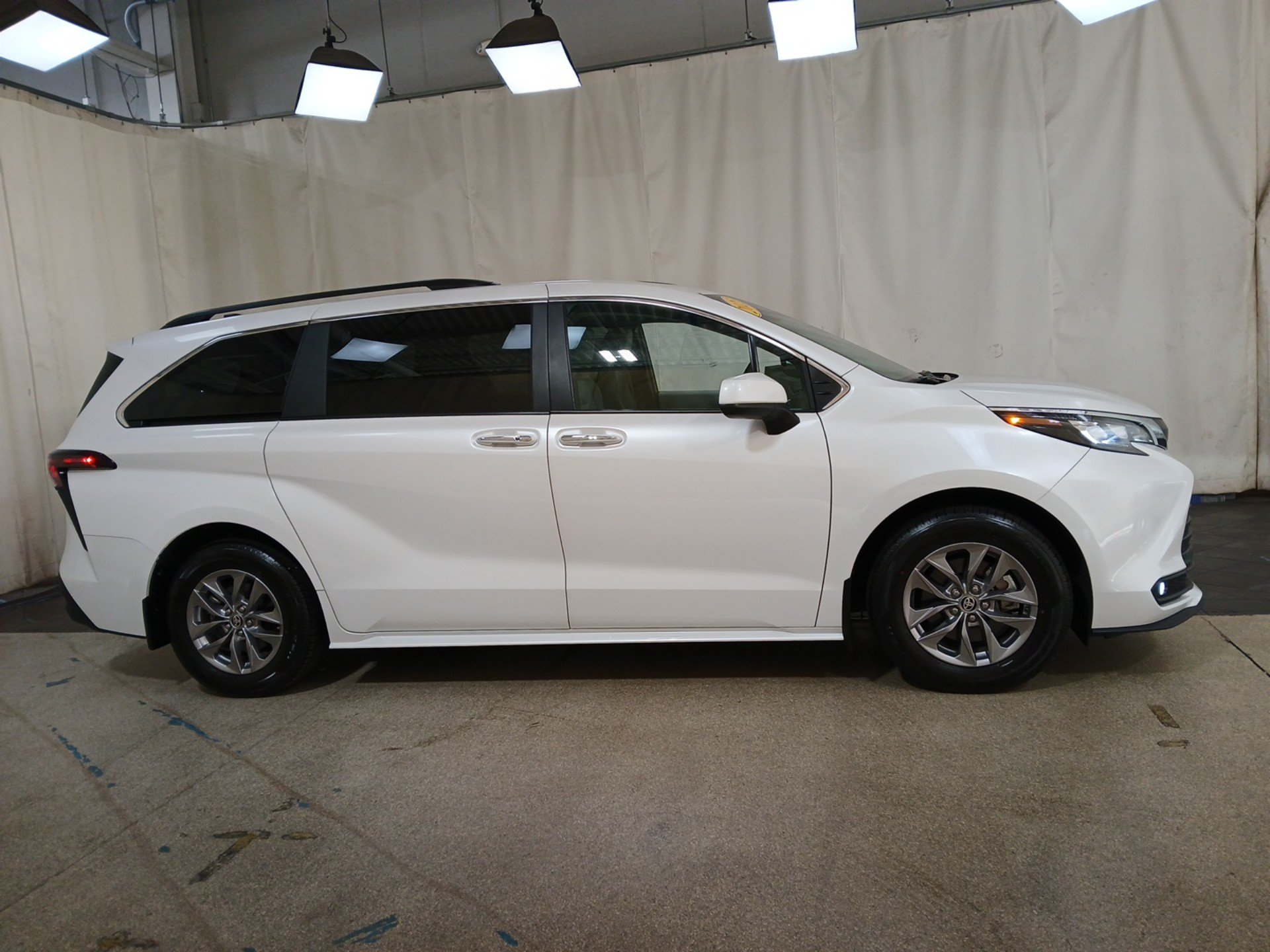 Certified 2025 Toyota Sienna XLE Van Passenger Van