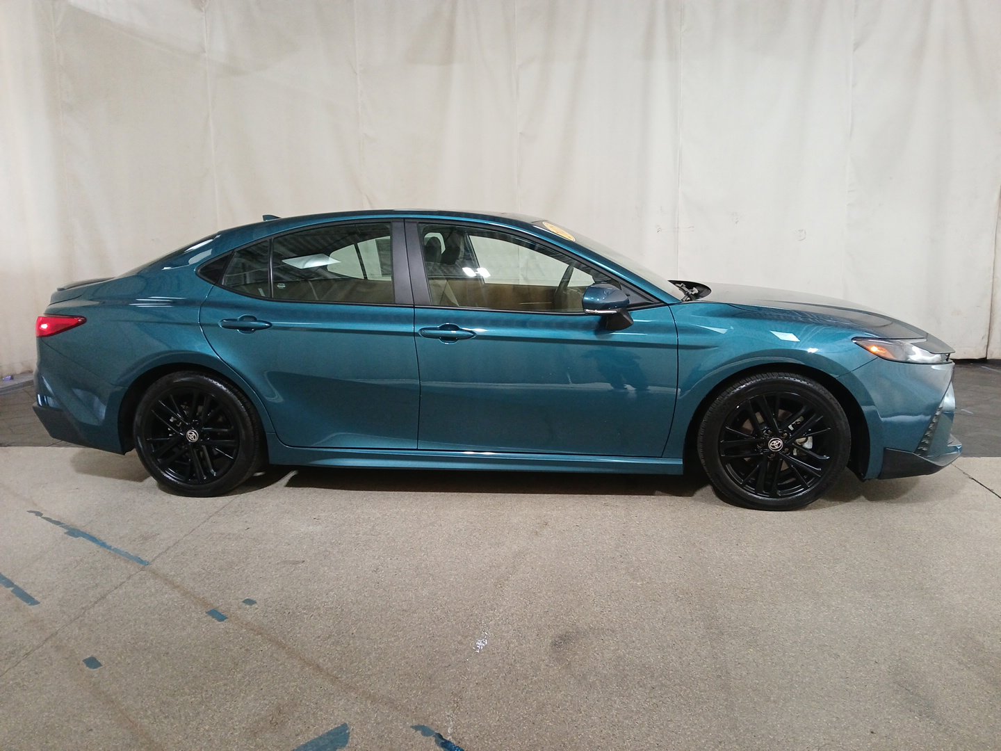 Certified 2025 Toyota Camry SE with VIN 4T1DAACK2SU513758 for sale in Park Ridge, IL