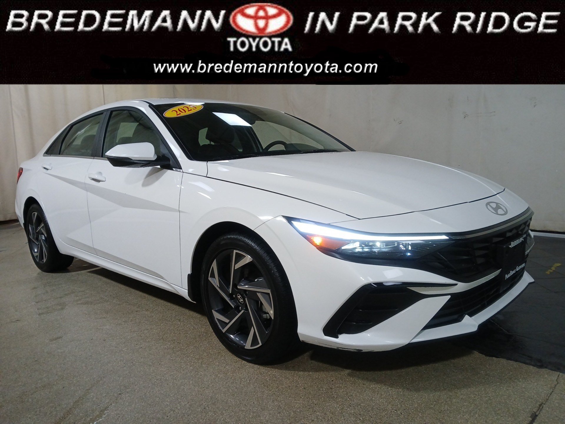 Used 2025 Hyundai Elantra Hybrid Limited Sedan