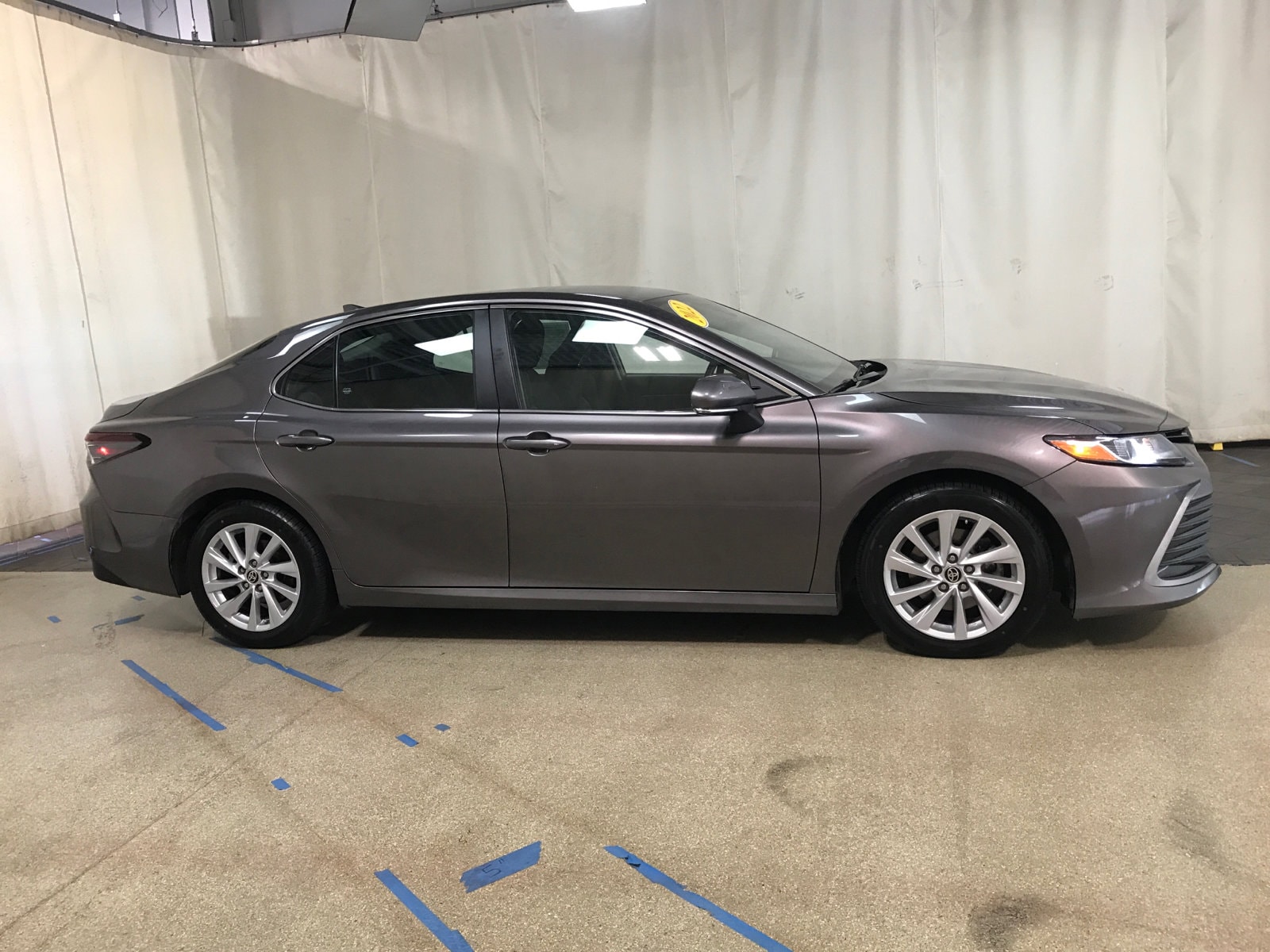 Certified 2022 Toyota Camry LE with VIN 4T1R11AK3NU649569 for sale in Park Ridge, IL