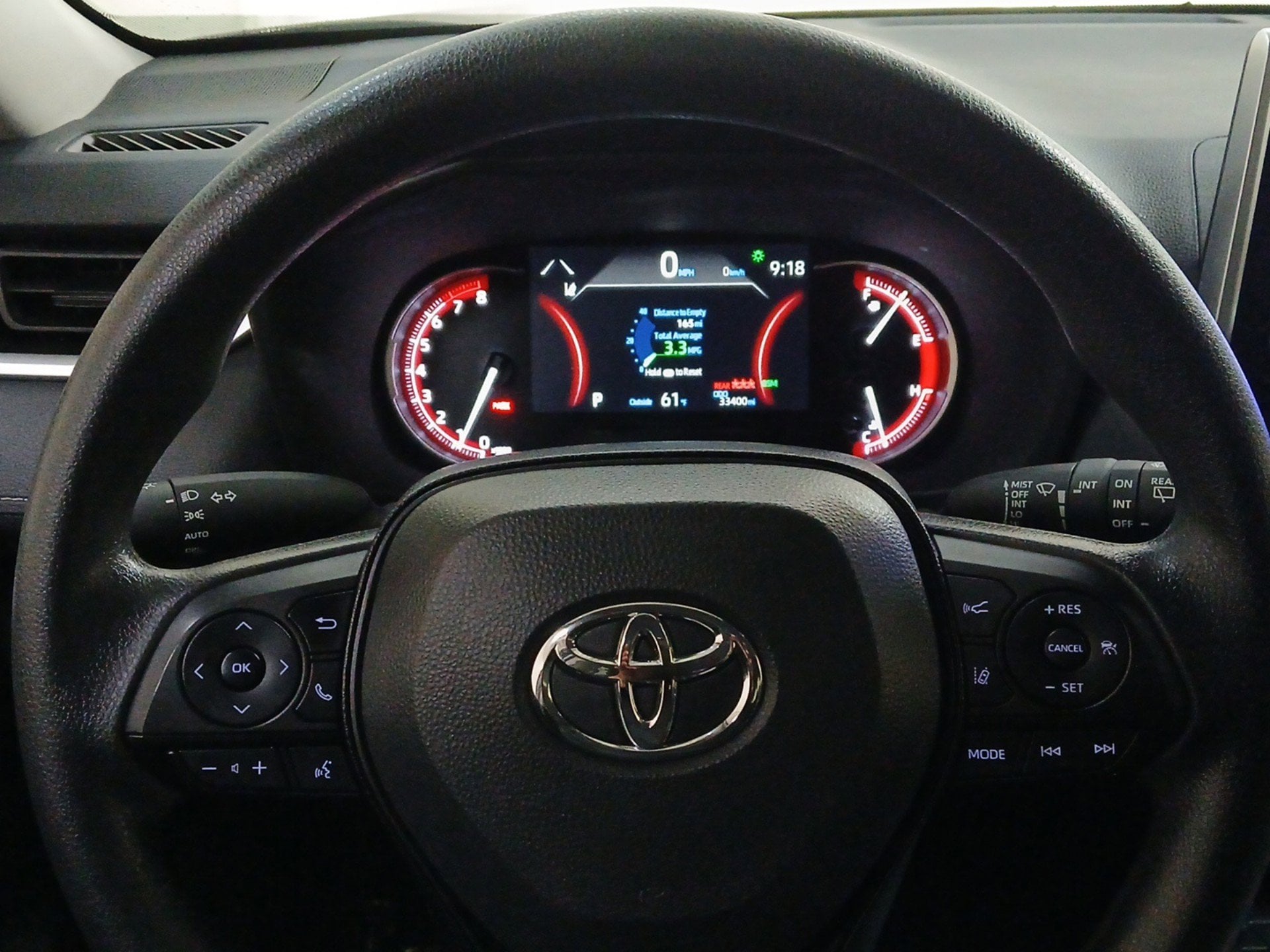 2025 Toyota RAV4 XLE - Photo 11