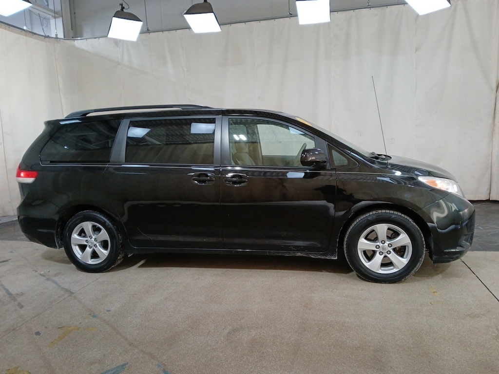Used 2013 Toyota Sienna LE Van
