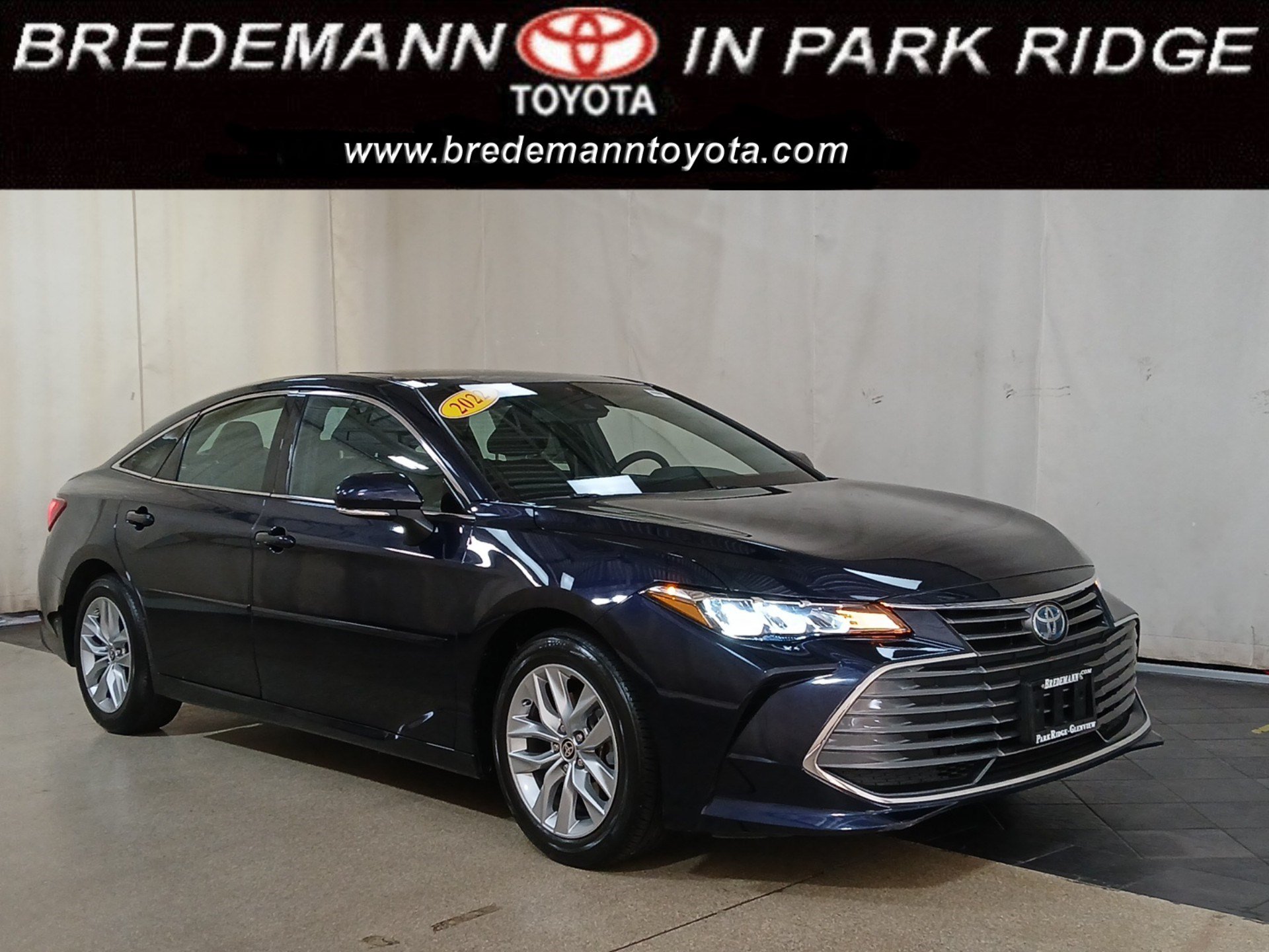 Certified 2022 Toyota Avalon Hybrid Hybrid XLE Sedan