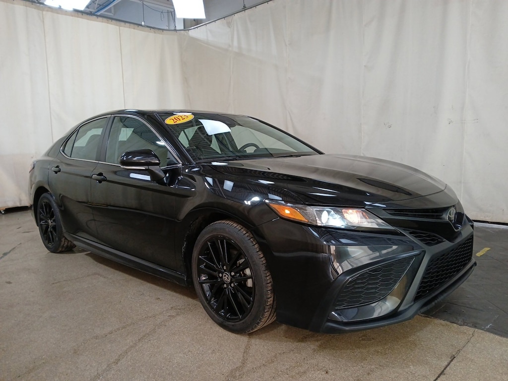 Used 2023 Toyota Camry SE Sedan