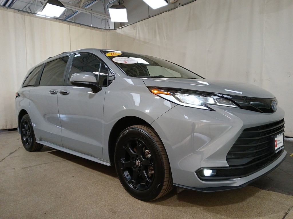 Certified 2025 Toyota Sienna Woodland Edition Van Passenger Van