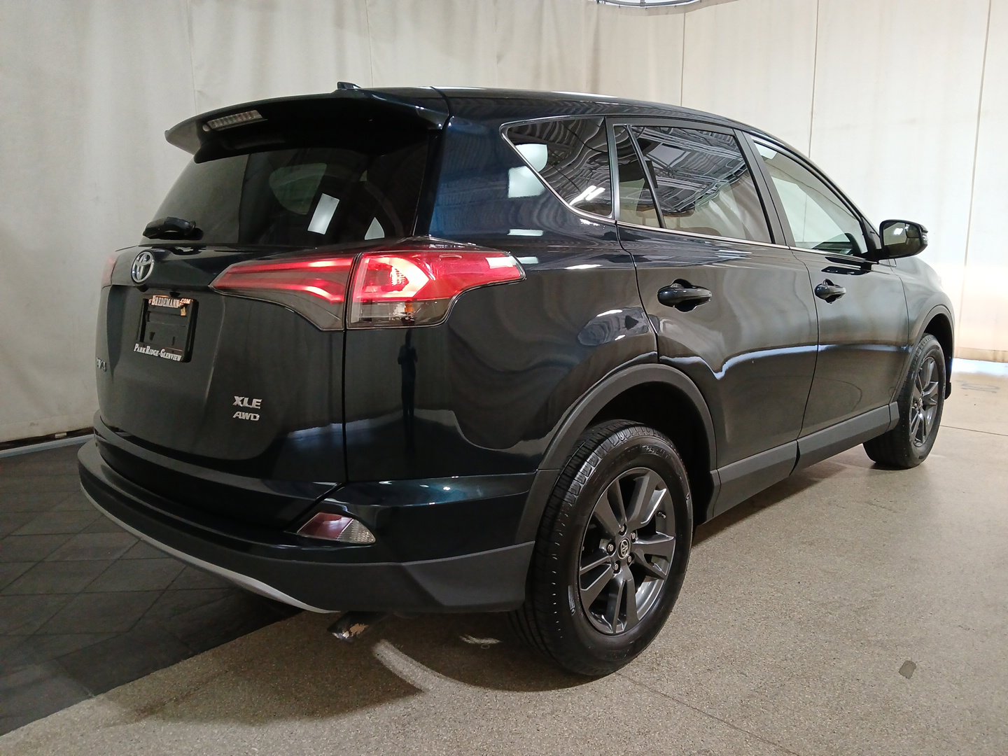 2018 Toyota RAV4 XLE photo 4
