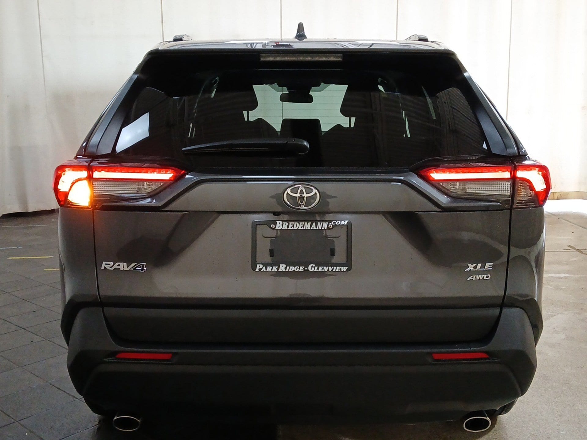 2025 Toyota RAV4 XLE - Photo 25