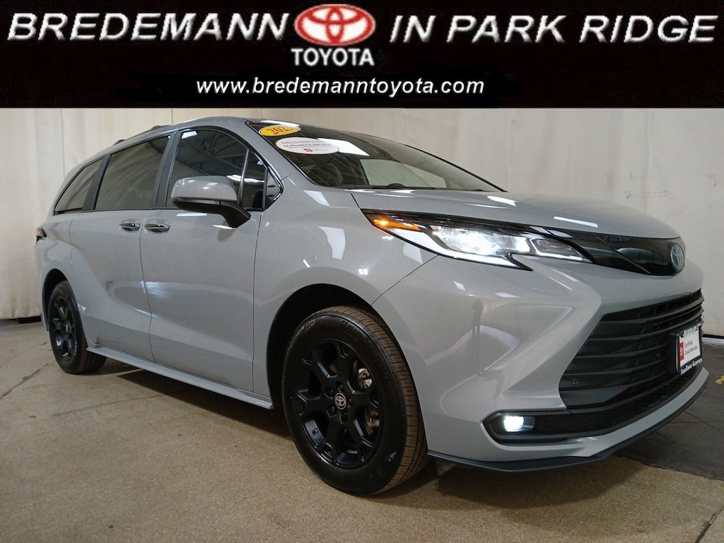 Certified 2025 Toyota Sienna Woodland Edition Van Passenger Van