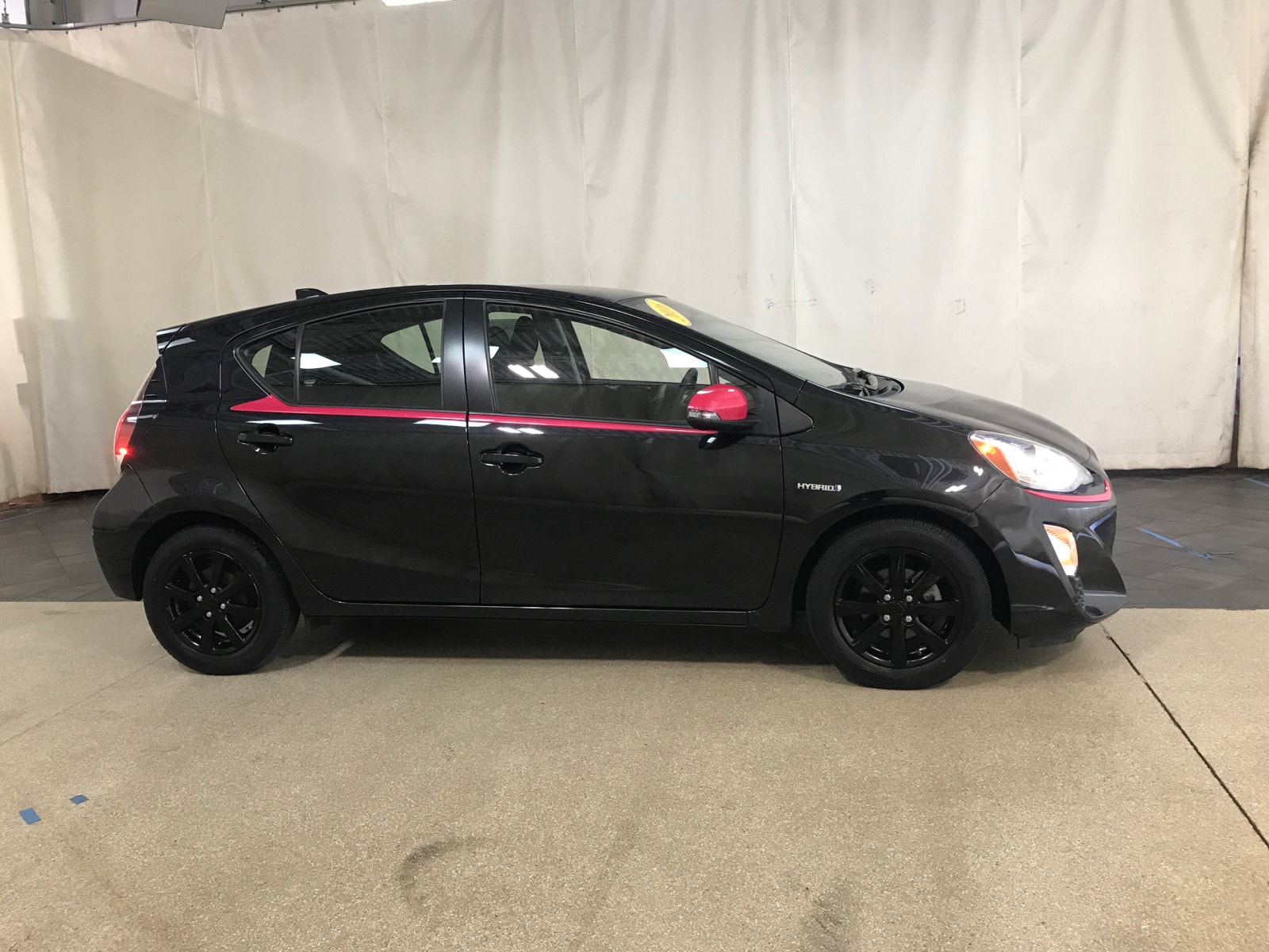 Used 2016 Toyota Prius c Persona Series with VIN JTDKDTB31G1115989 for sale in Park Ridge, IL