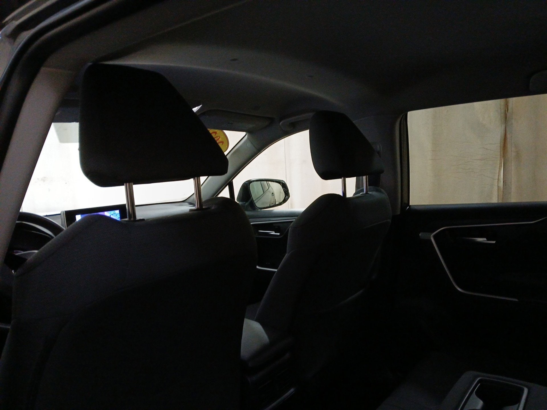 2025 Toyota RAV4 XLE - Photo 21