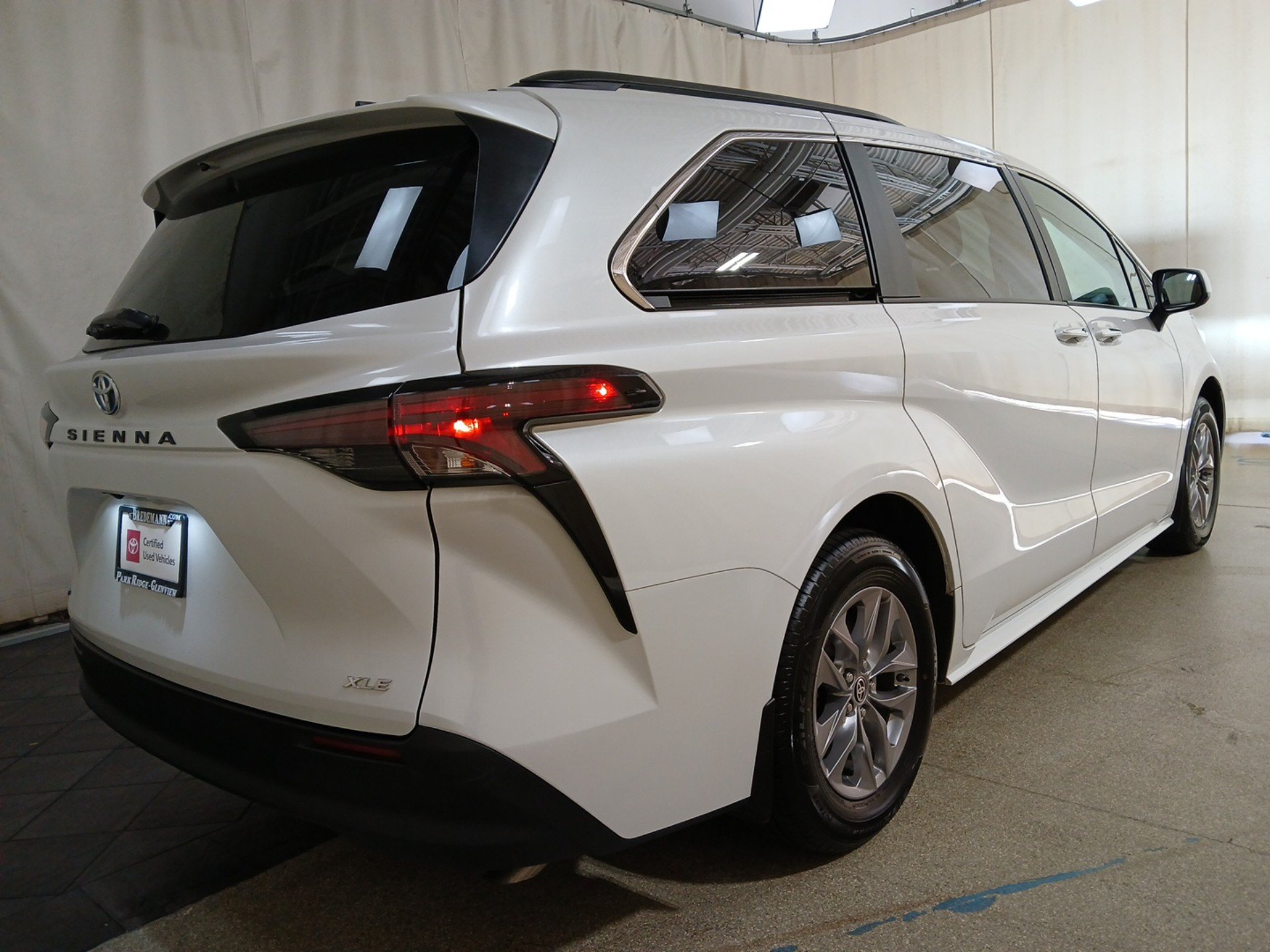Certified 2025 Toyota Sienna XLE Van Passenger Van