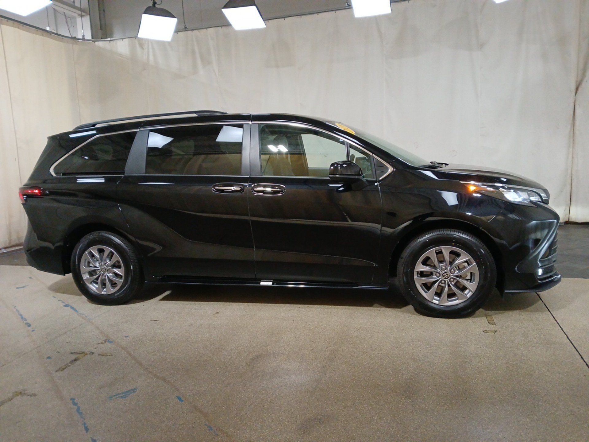 Used 2026 Toyota Sienna XLE Van Passenger Van