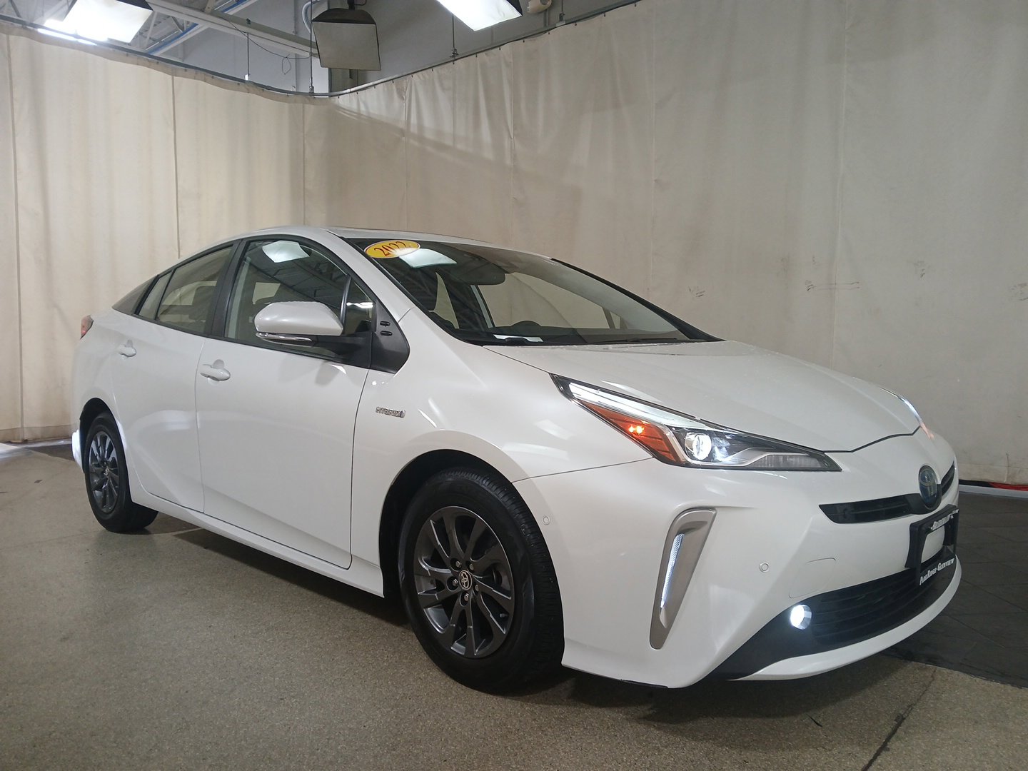 2022 Toyota Prius Limited photo 2