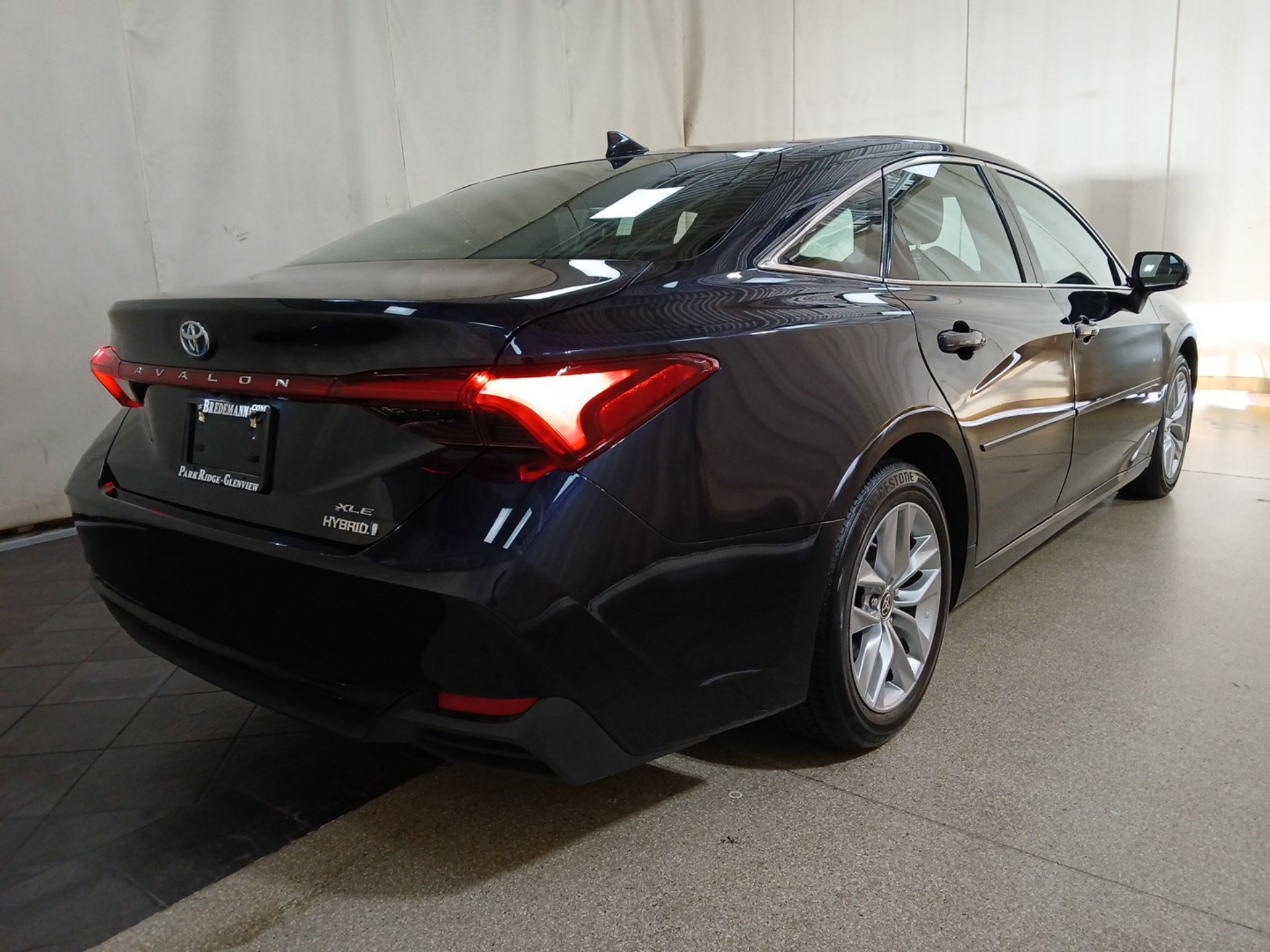 Certified 2022 Toyota Avalon Hybrid Hybrid XLE Sedan