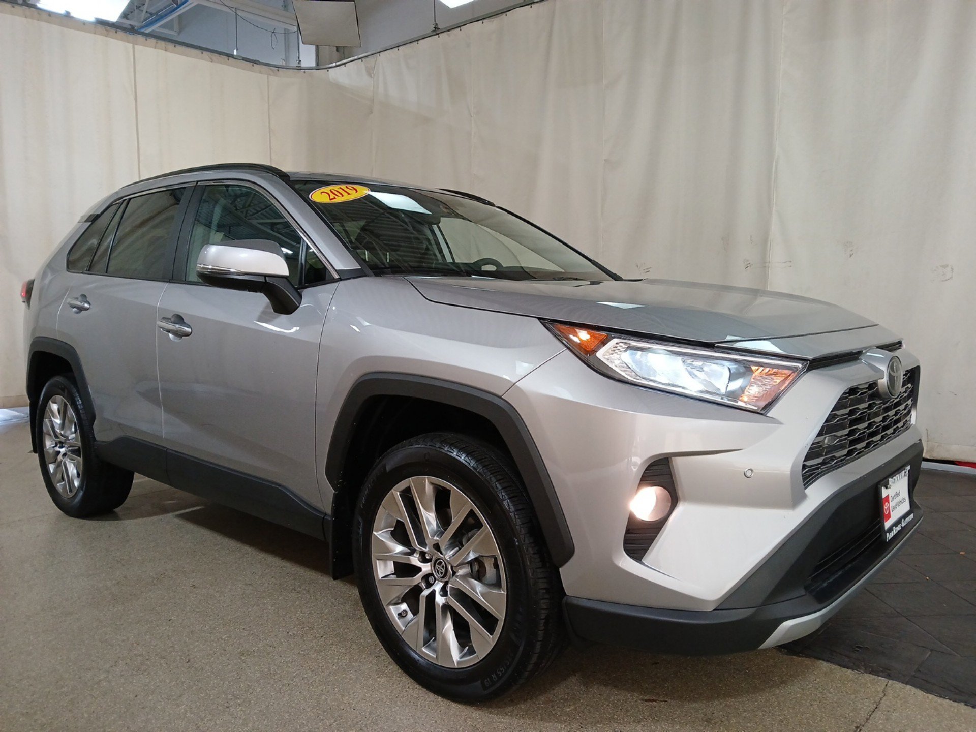 2019 Toyota RAV4 Limited photo 2