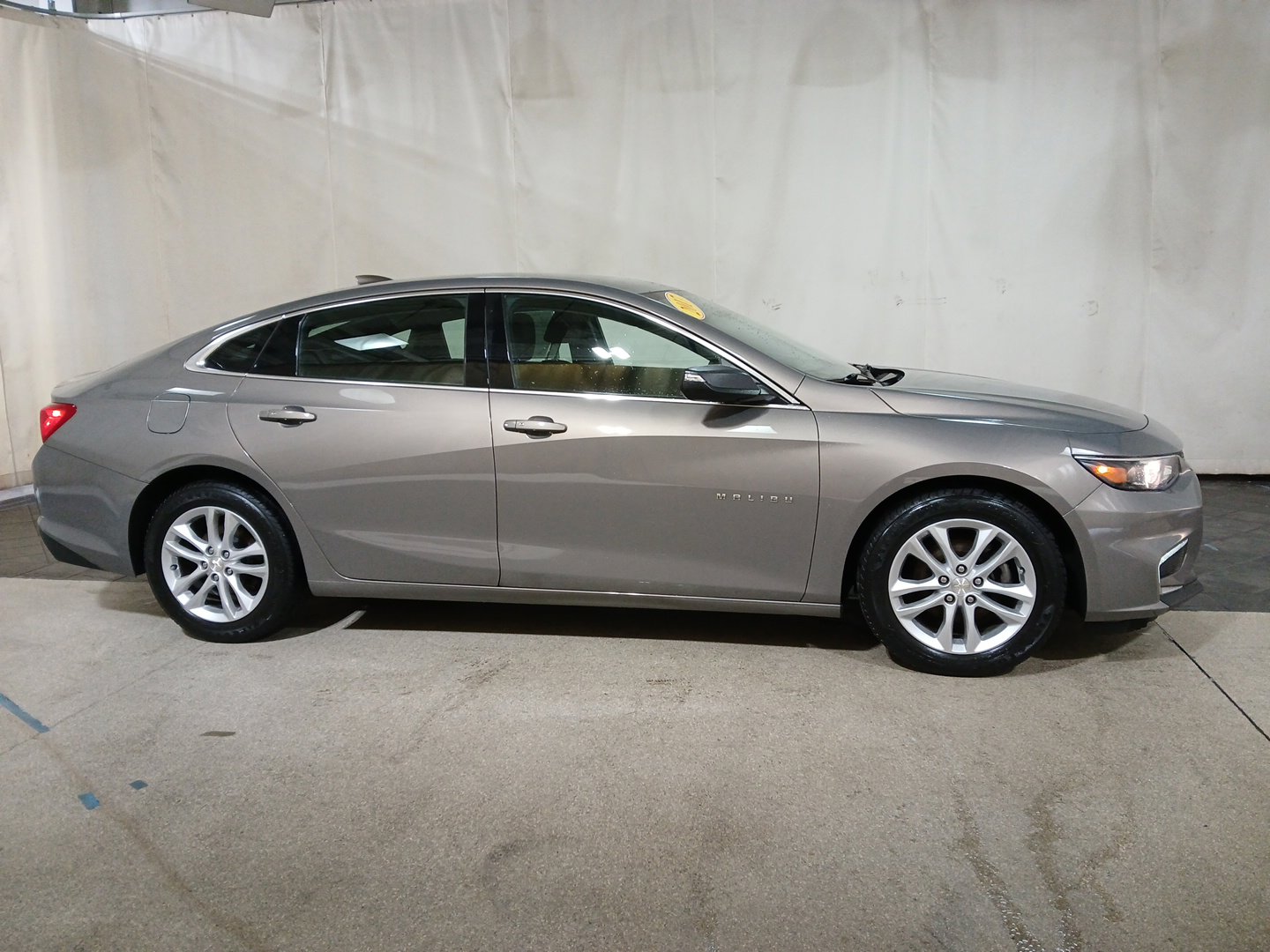 Used 2017 Chevrolet Malibu 1LT with VIN 1G1ZE5ST4HF262070 for sale in Park Ridge, IL
