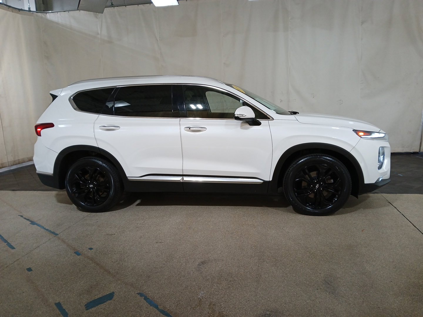 Used 2019 Hyundai Santa Fe Ultimate with VIN 5NMS5CAA4KH017003 for sale in Park Ridge, IL