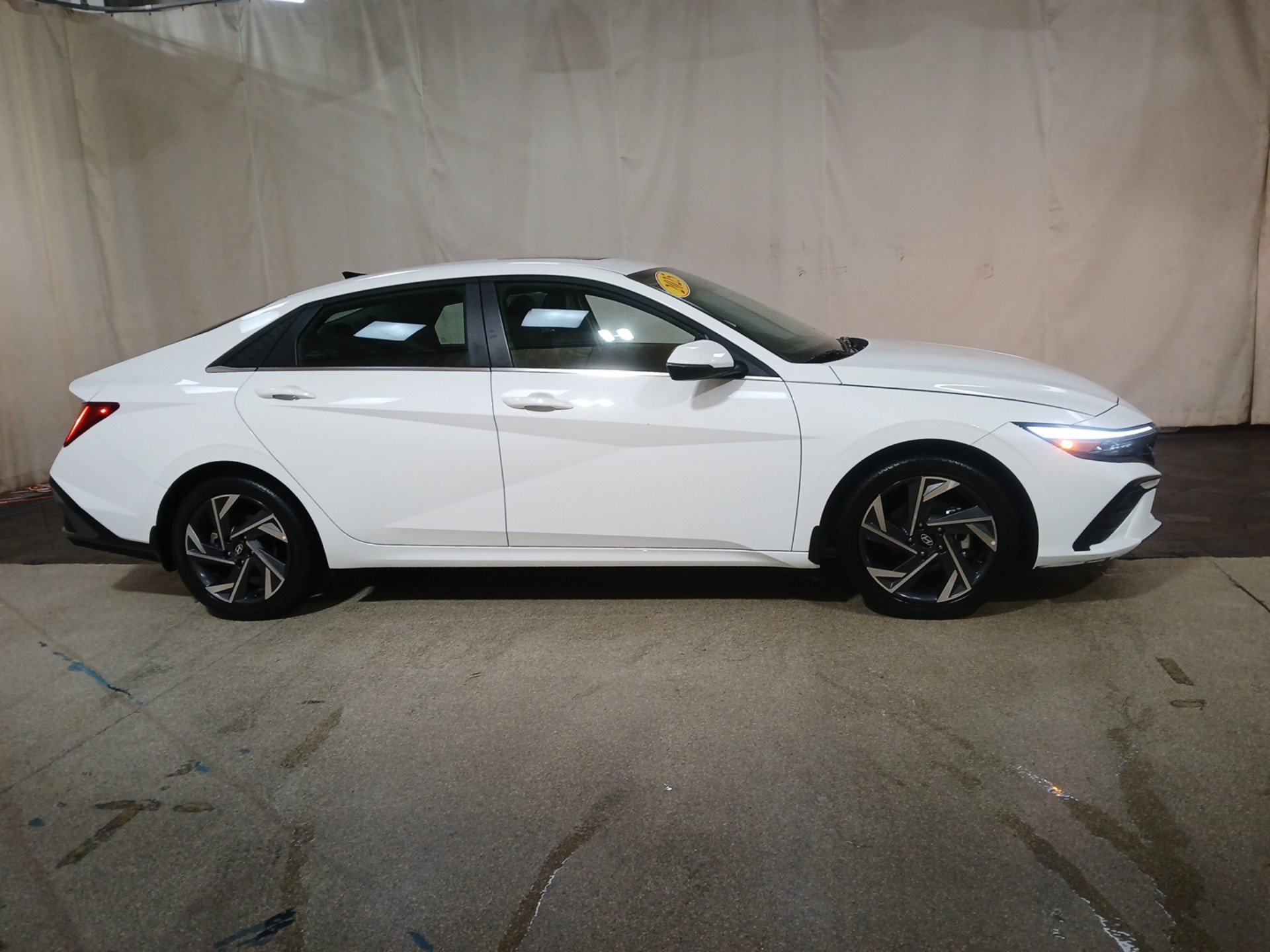 Used 2025 Hyundai Elantra Hybrid Limited Sedan