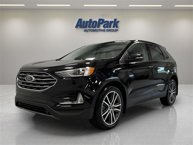 2021 Ford Edge Titanium photo 3