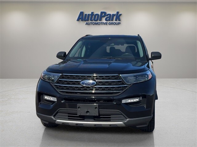 2023 Ford Explorer XLT photo 2