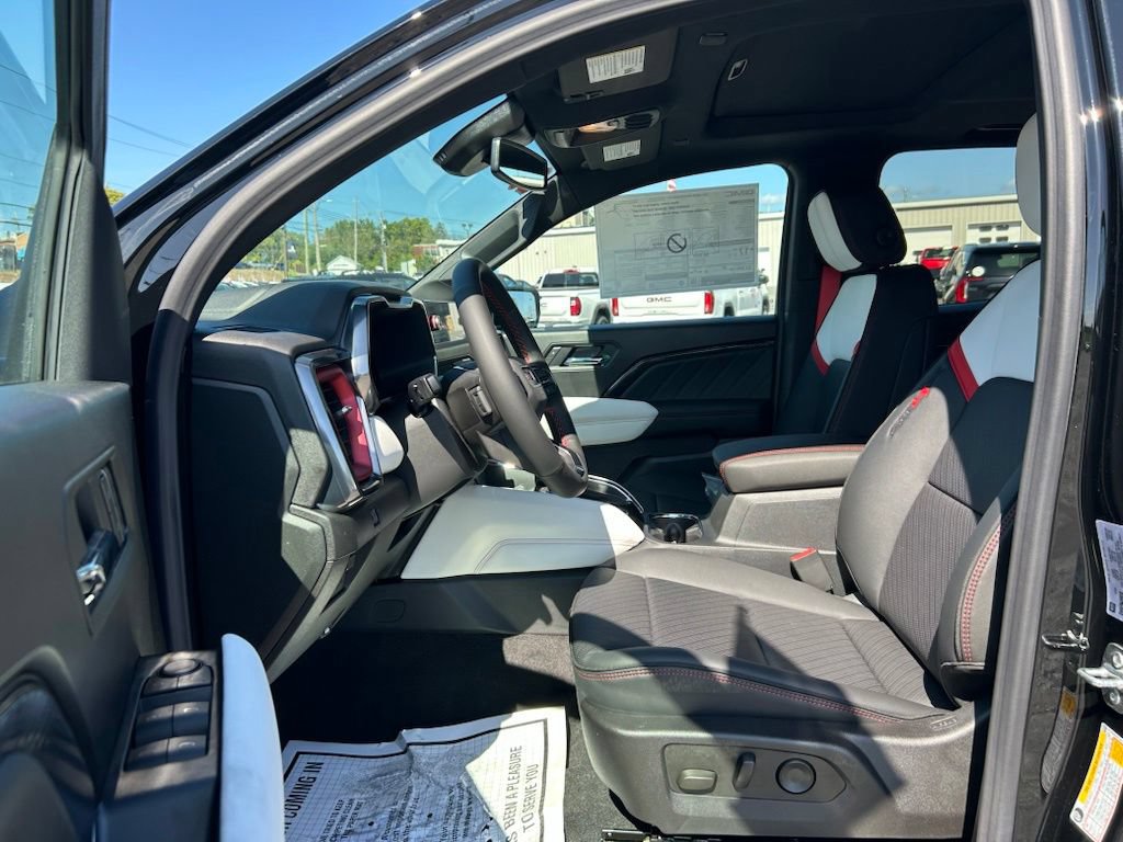 2026 GMC Canyon AT4X - Photo 9