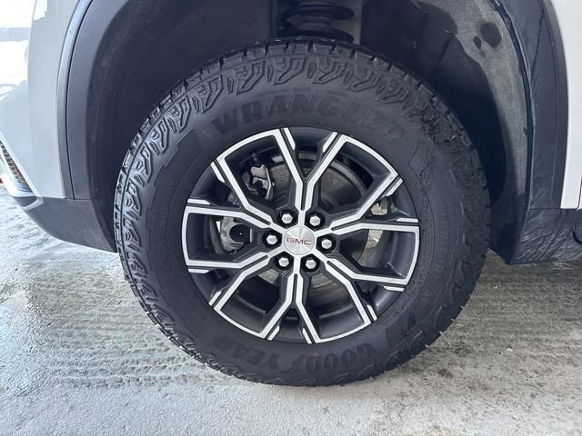 2026 GMC Acadia AT4 - Photo 32