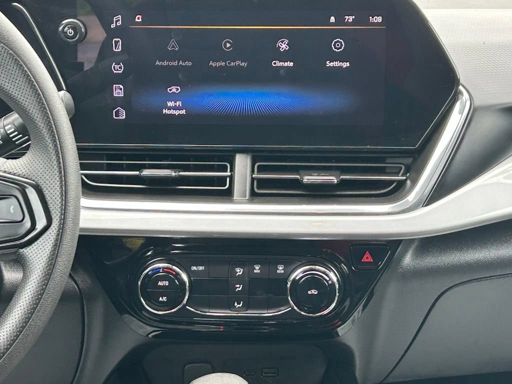 2024 Chevrolet Trax LT - Photo 13