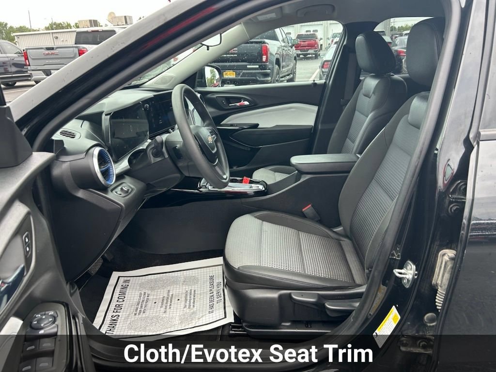 2024 Chevrolet Trax LT - Photo 10