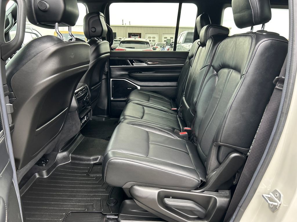 2022 Jeep Wagoneer Series II - Photo 38
