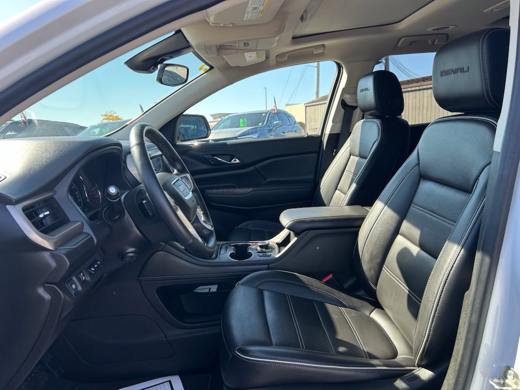 2023 GMC Acadia Denali - Photo 9